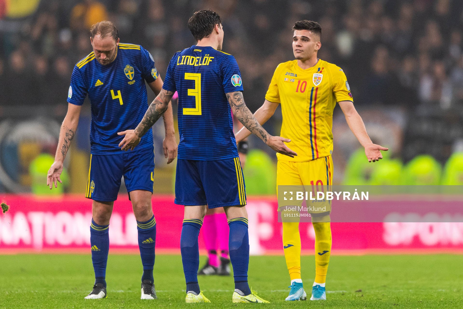 Andreas Granqvist and Victor Nilsson Lindelöf of Sweden