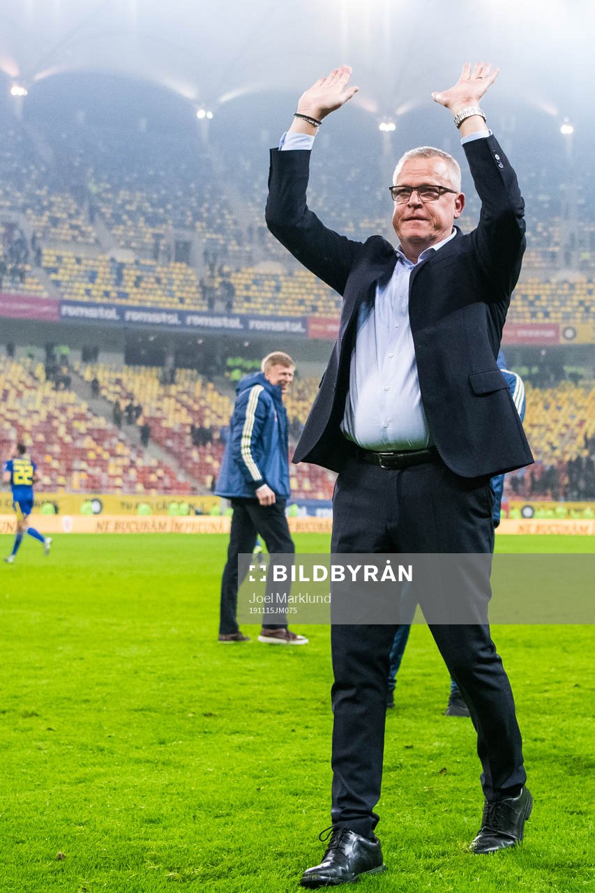 Janne Andersson, head coach of Sweden celebrates