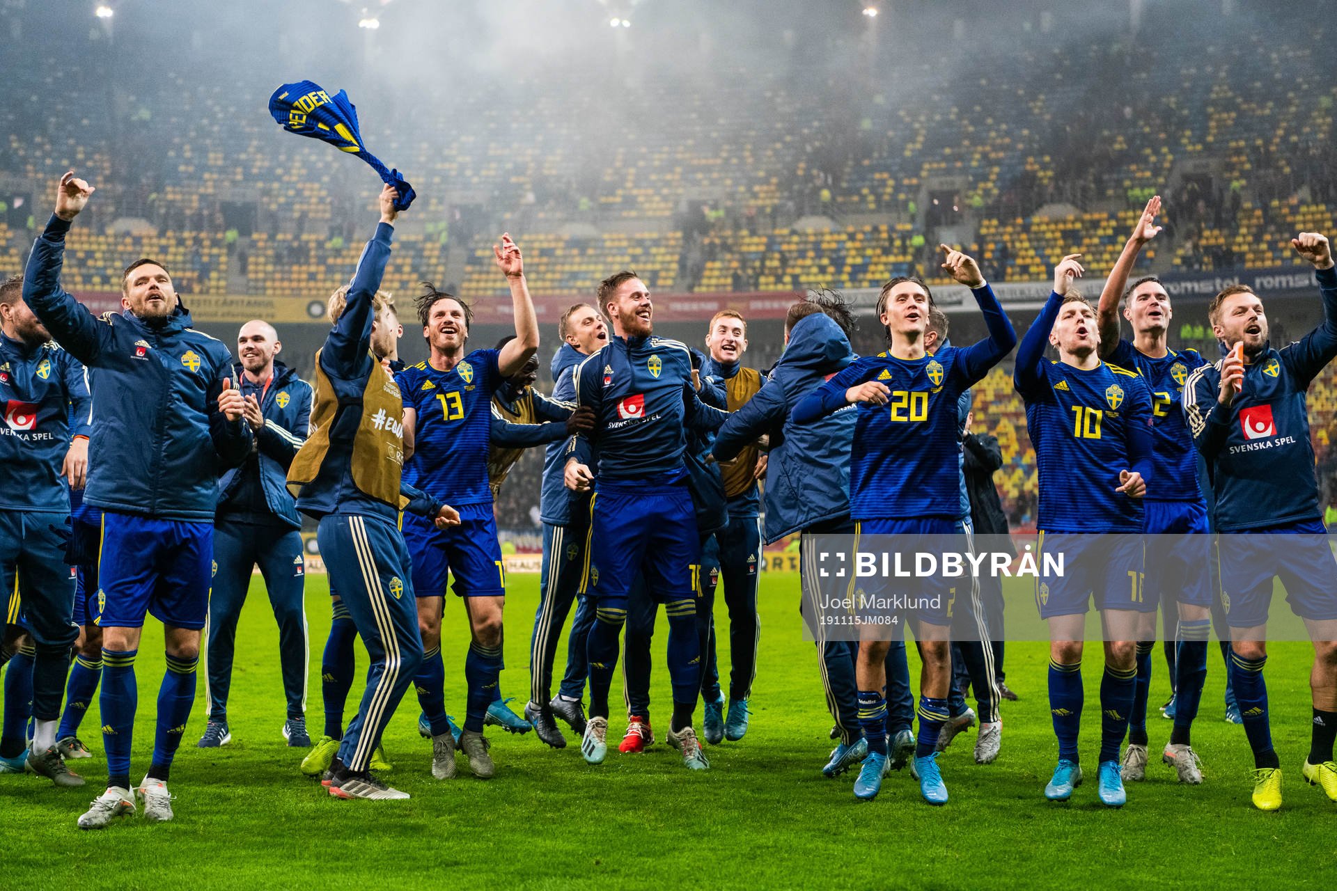 Players of Sweden celebrate