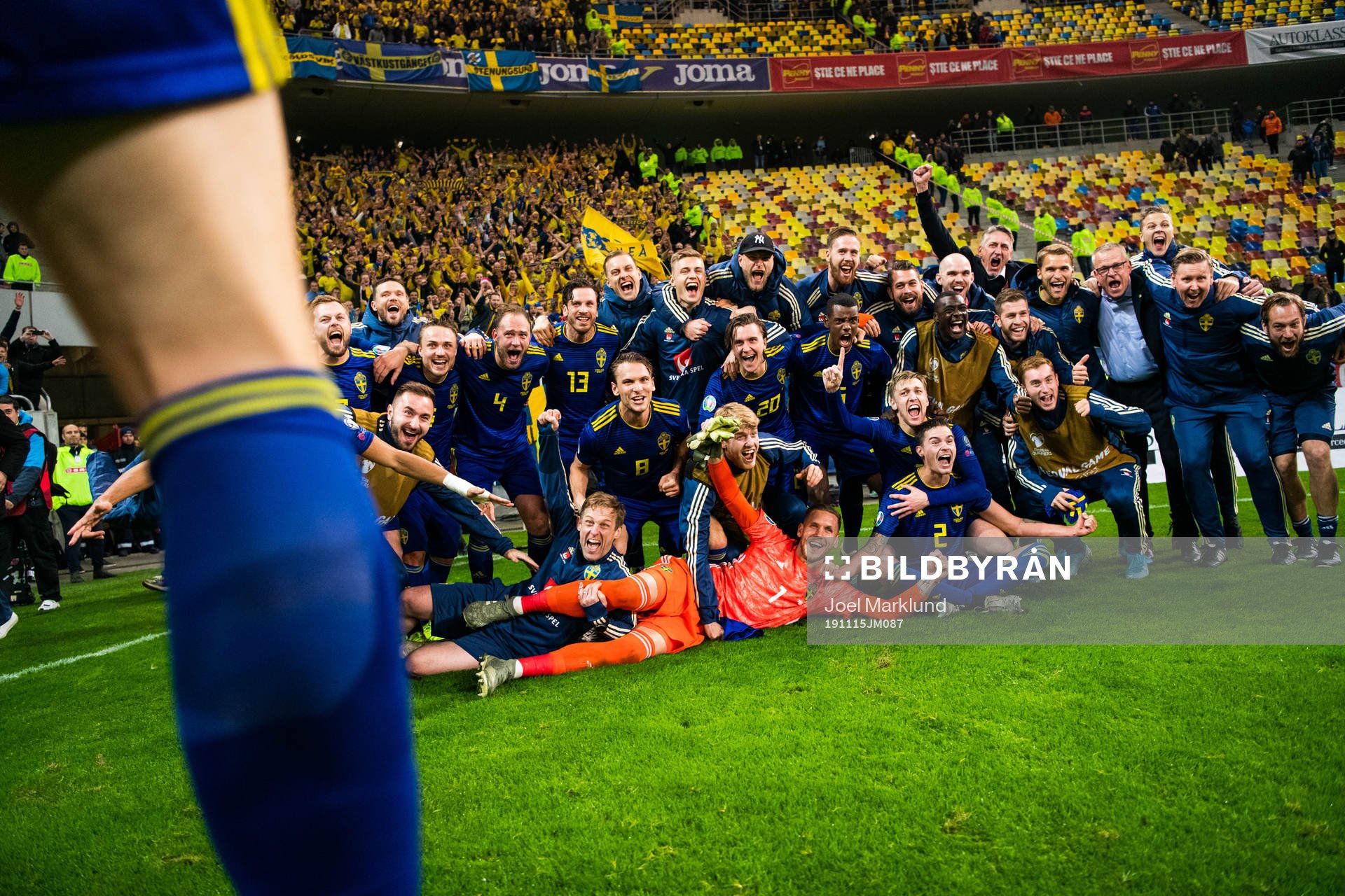 The team of Sweden celebrate