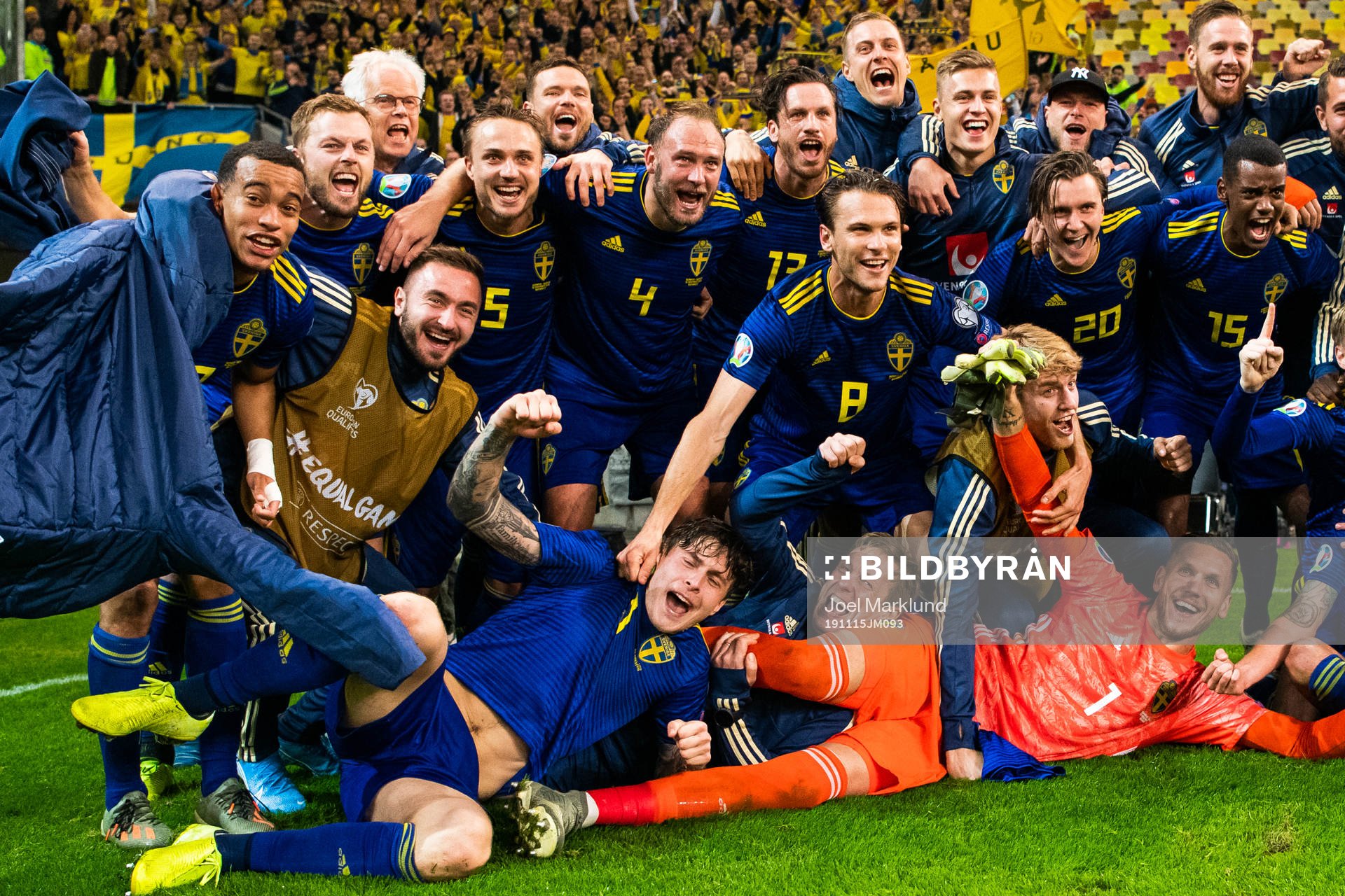 The team of Sweden celebrate