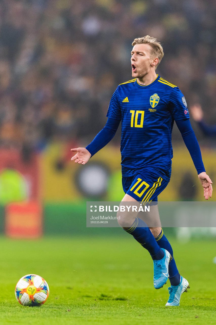 Emil Forsberg of Sweden reacts