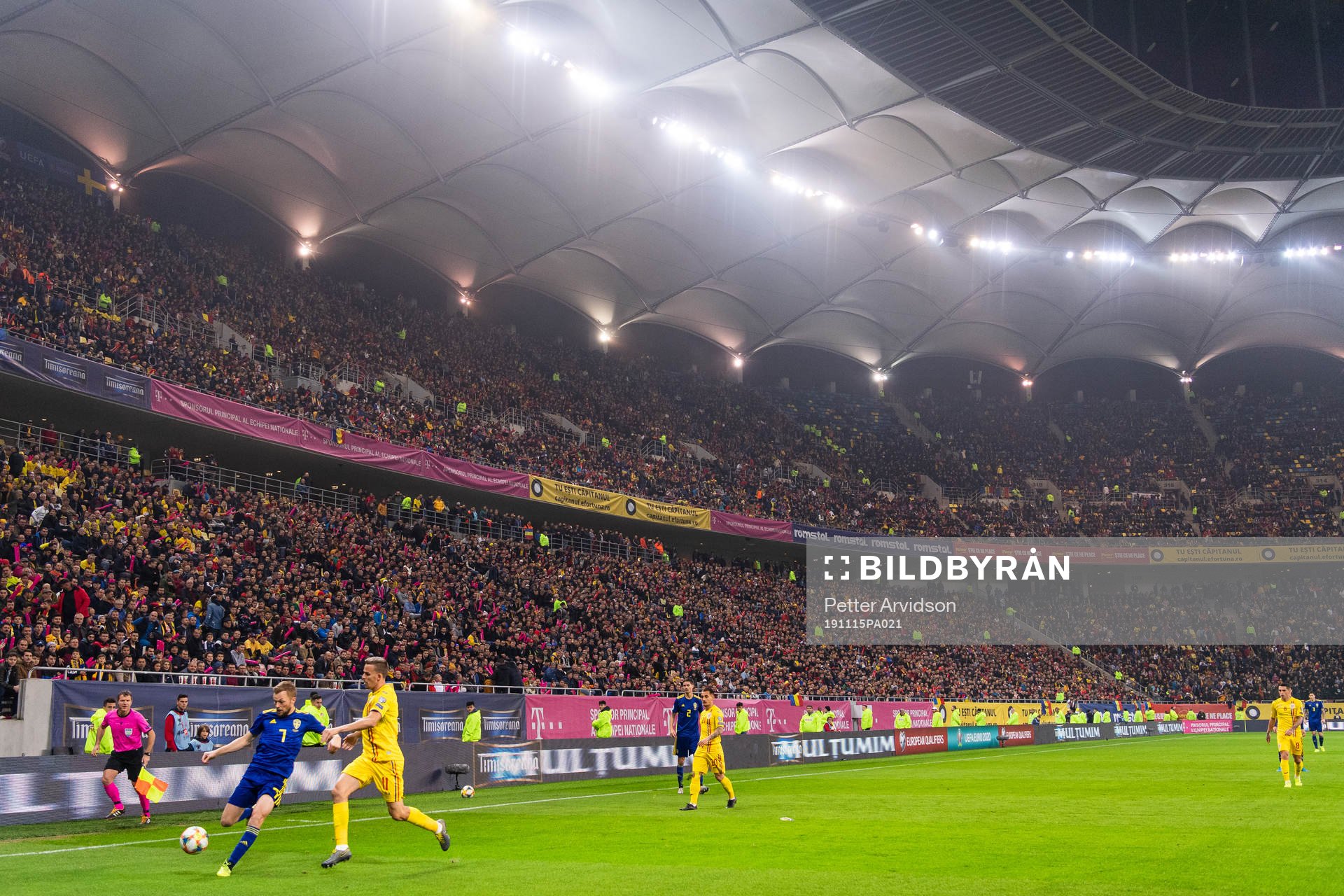 Sebastian Larsson of Sweden and Nicusor Bancu of Romania