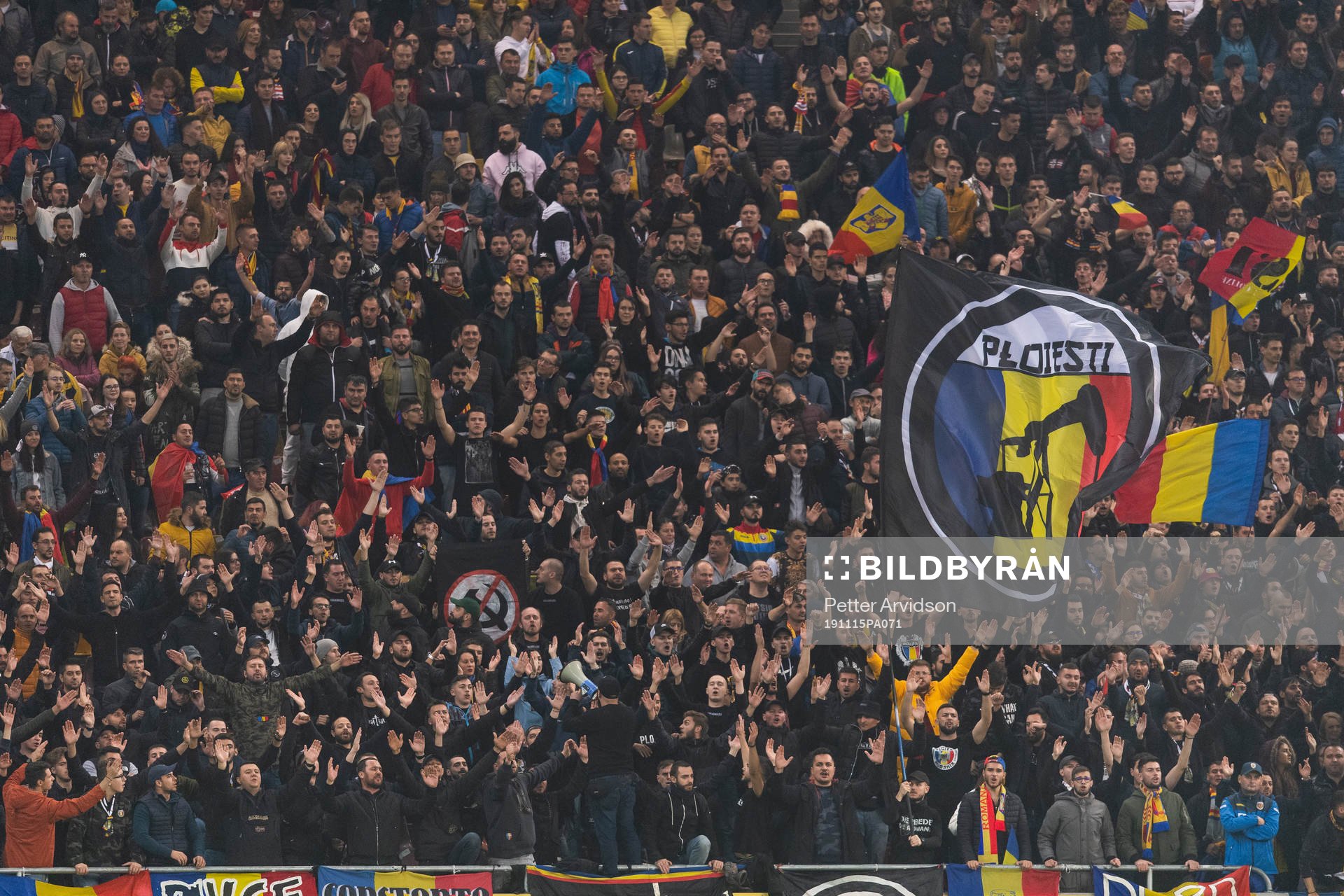 Fans of Romania