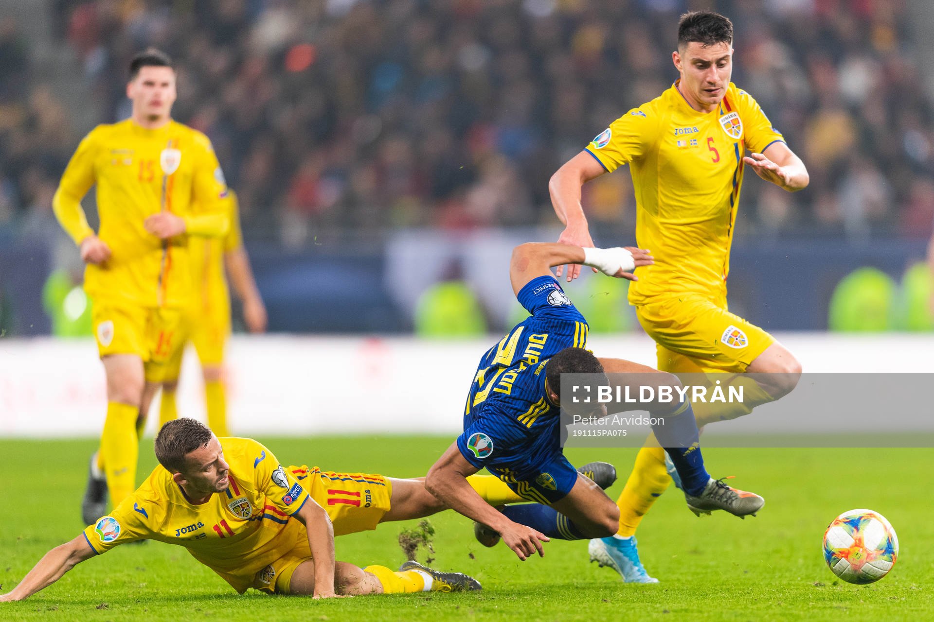 Nicusor Bancu anfd Ionut Nedelcearu of Romania defend