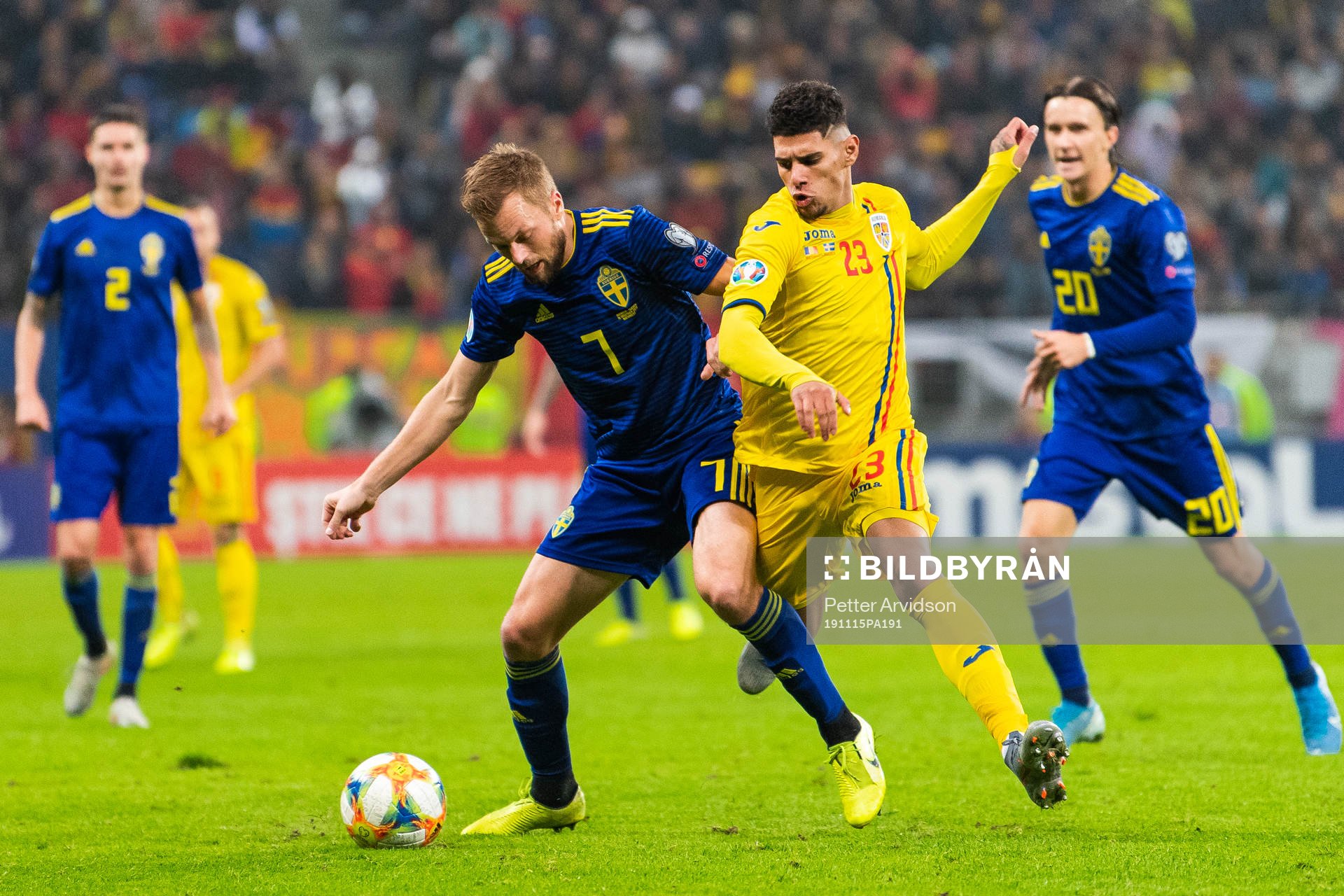 Sebastian Larsson of Sweden and Florinel Coman of Romania