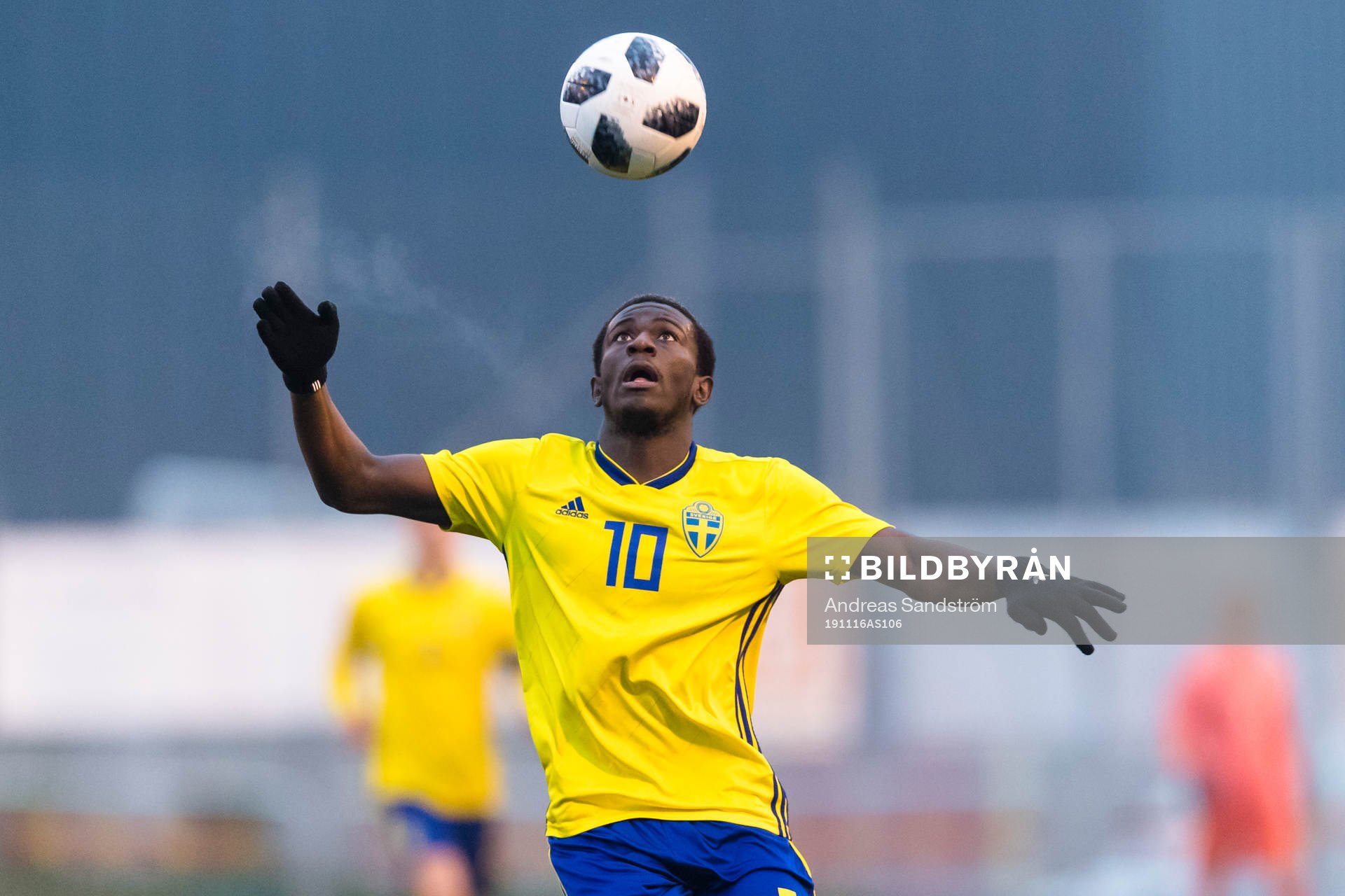 Sveriges Jack Lahne under fotbollsmatchen i EM-kvalet för P19 mellan Sverige och Estland den 16 november 2019 i Sandviken.