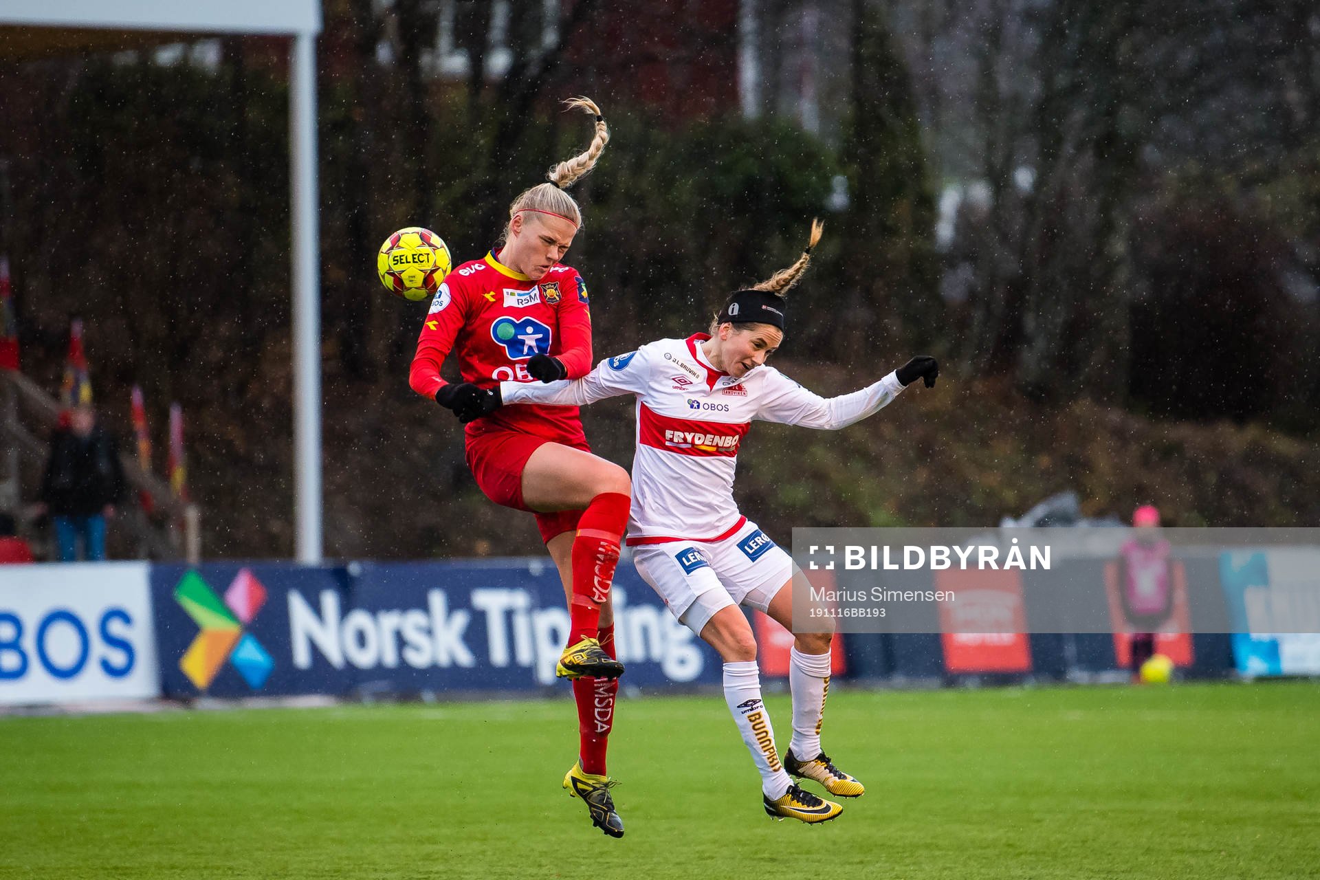 Kamilla Aabel of Røa and Ingrid Ryland of Sandviken