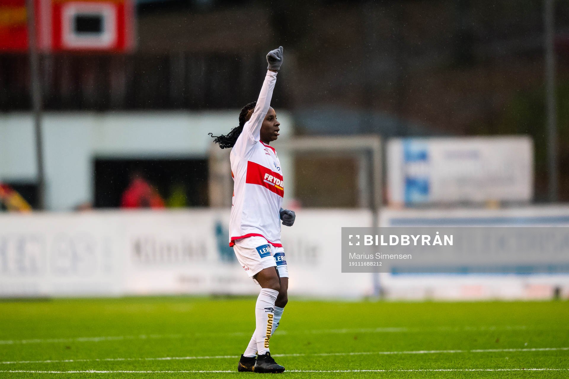 Kennya Kinda Esther Cordner of Sandviken celebrates