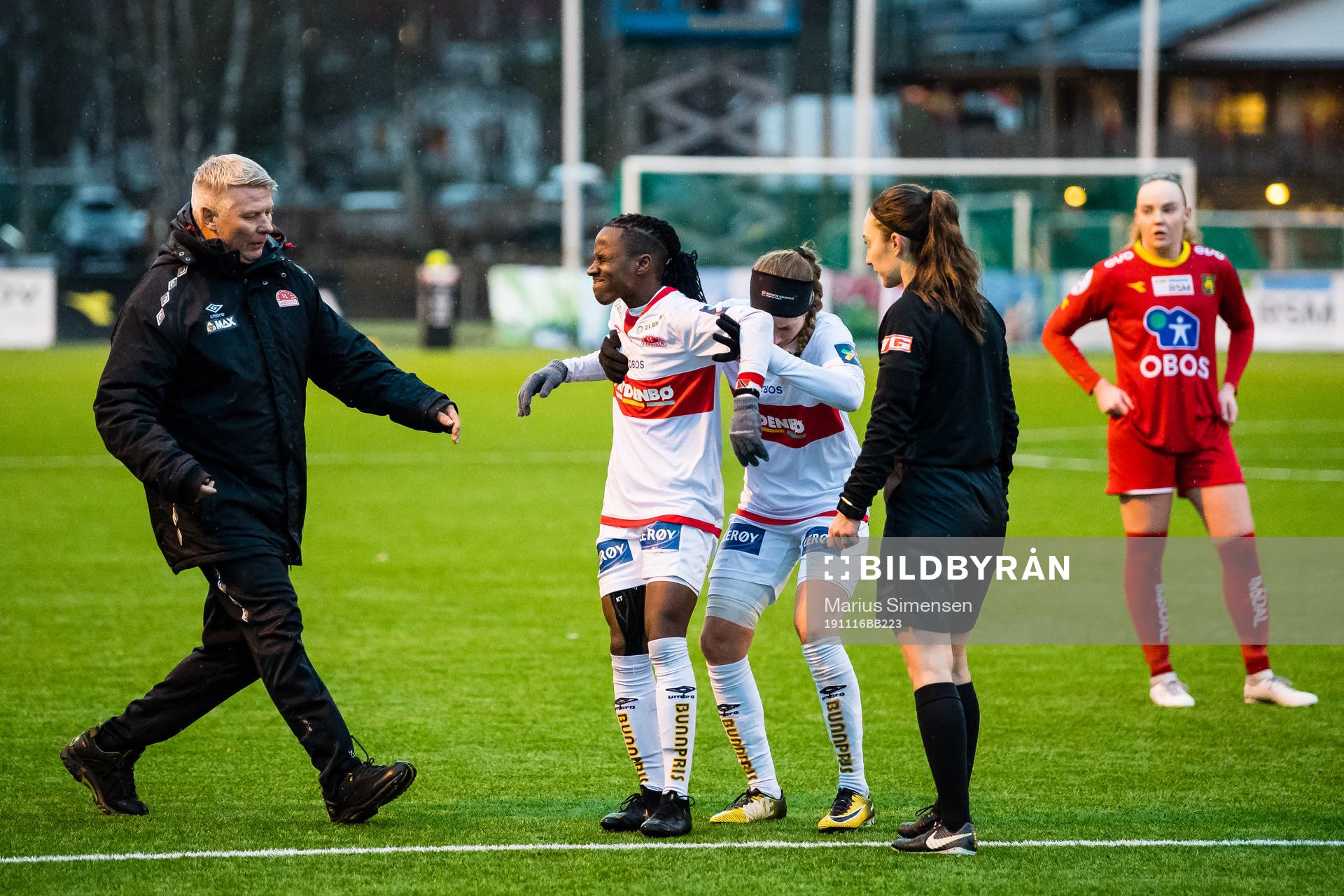 Kennya Kinda Esther Cordner of Sandviken in pain