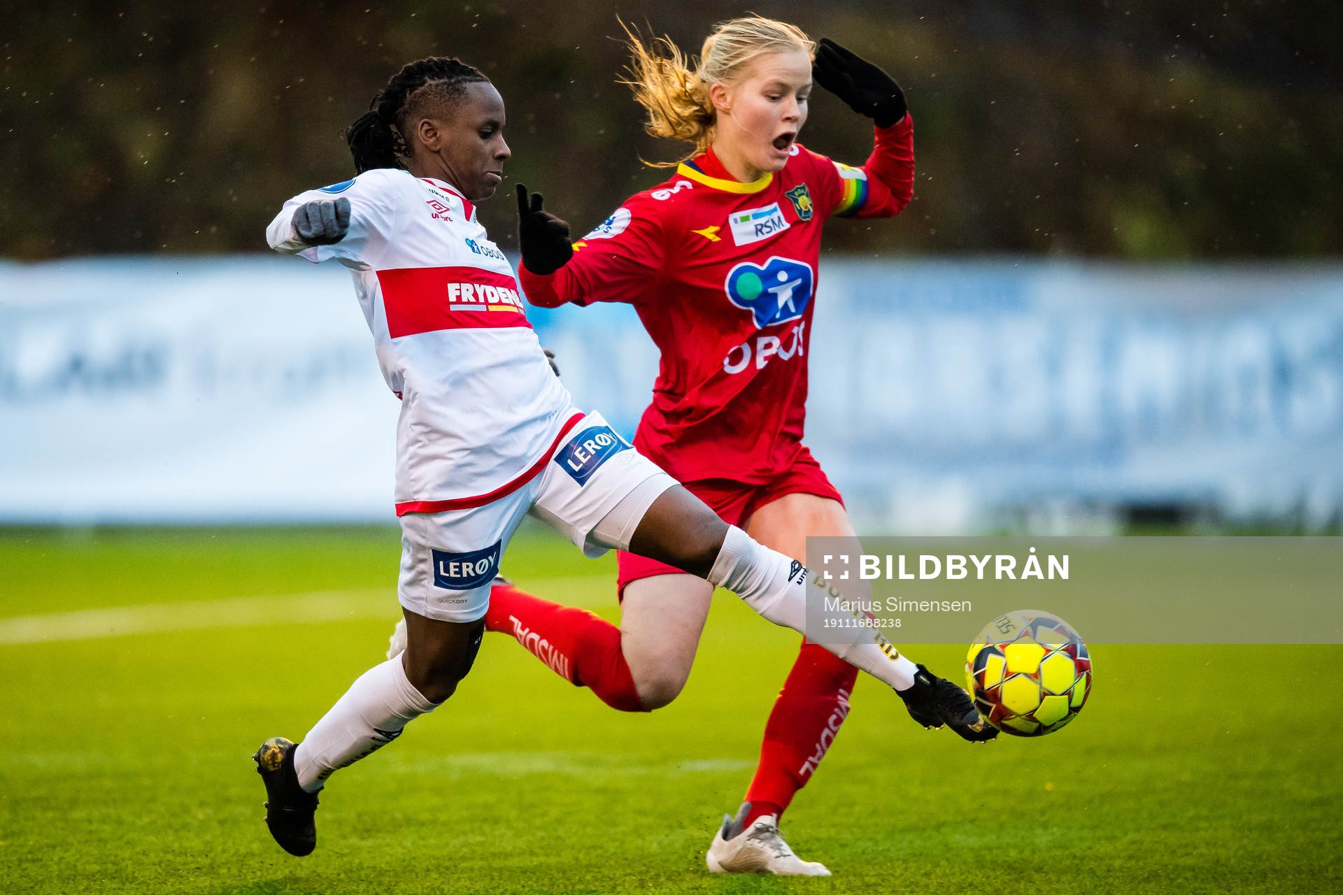 Kennya Kinda Esther Cordner of Sandviken and Katrine Emilie Winnem Jørgensen of Røa during the Toppserien football match between Røa and Sandviken on November 16, 2019 in Oslo.