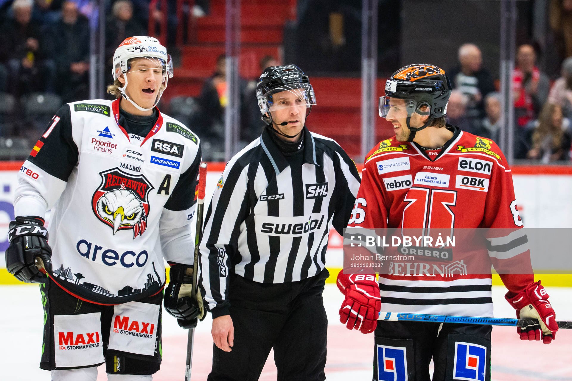 Malmö Redhawks Emil Sylvegård och Örebros Mathias Bromé
