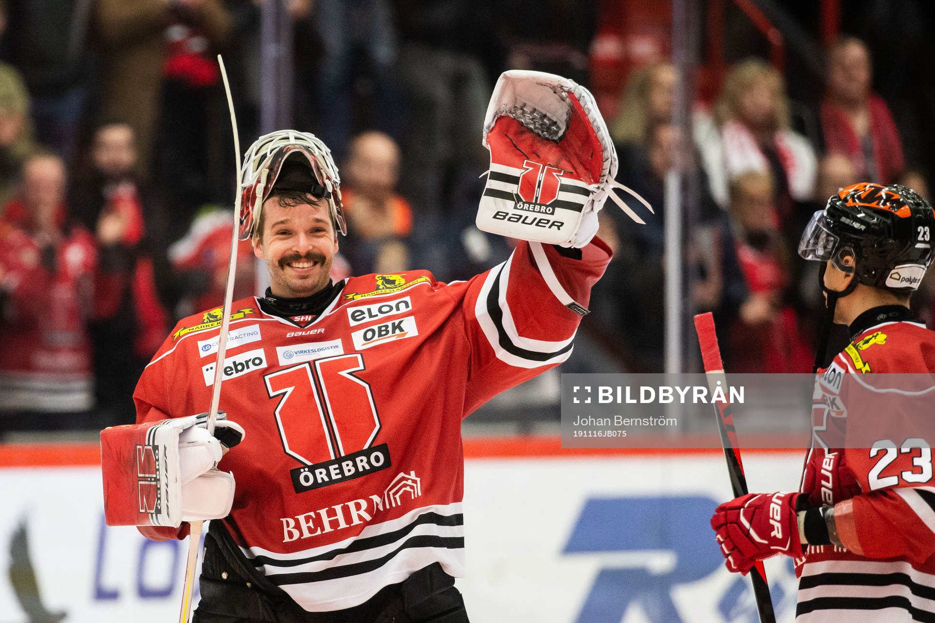 Örebros målvakt Dominik Furch  jublar