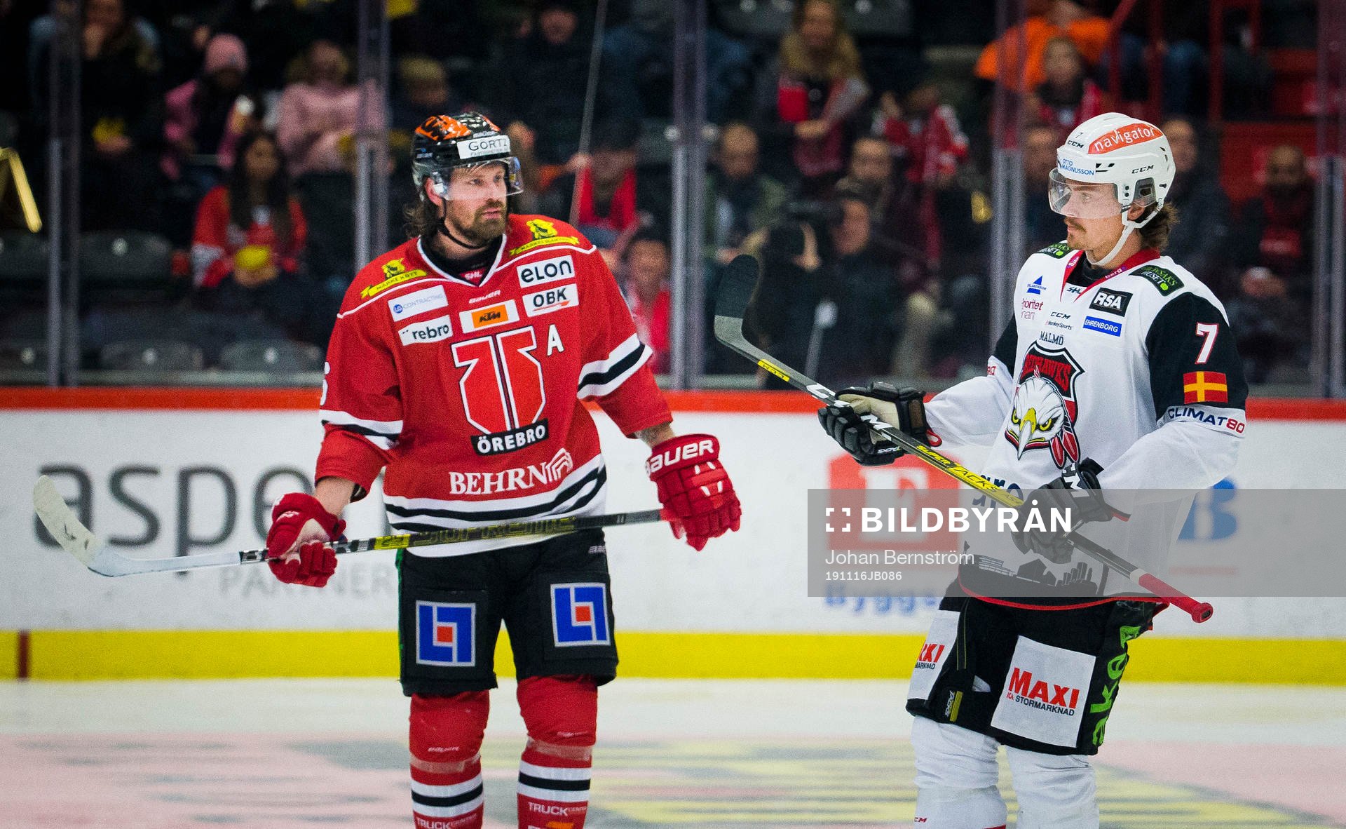 Örebros Stefan Warg  och Malmö Redhawks Marcus Björk