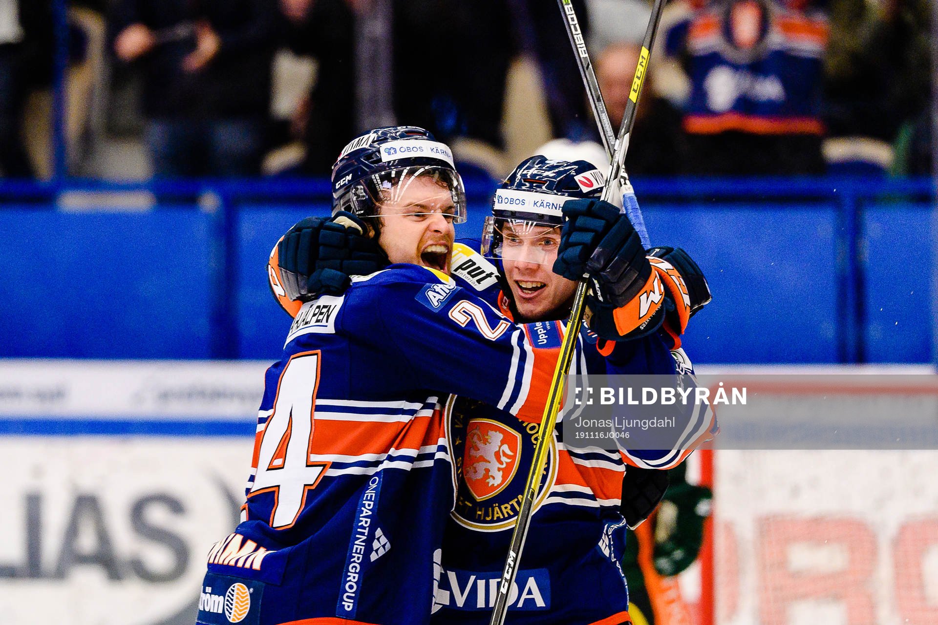 Växjös Brendan Shinnimin och Miika Koivisto jublar