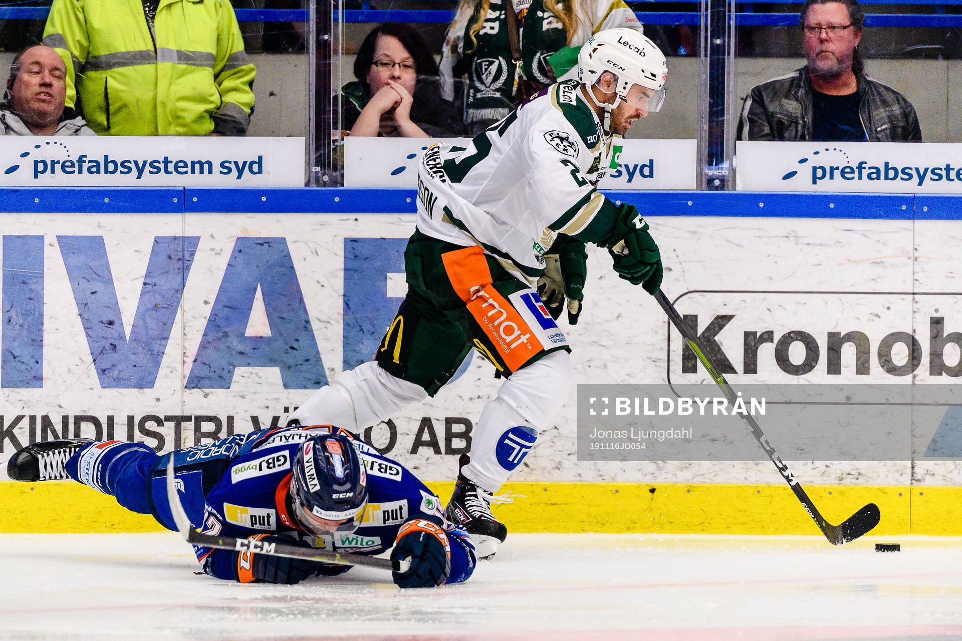 Växjös Jacob Forsbacka-Karlsson faller