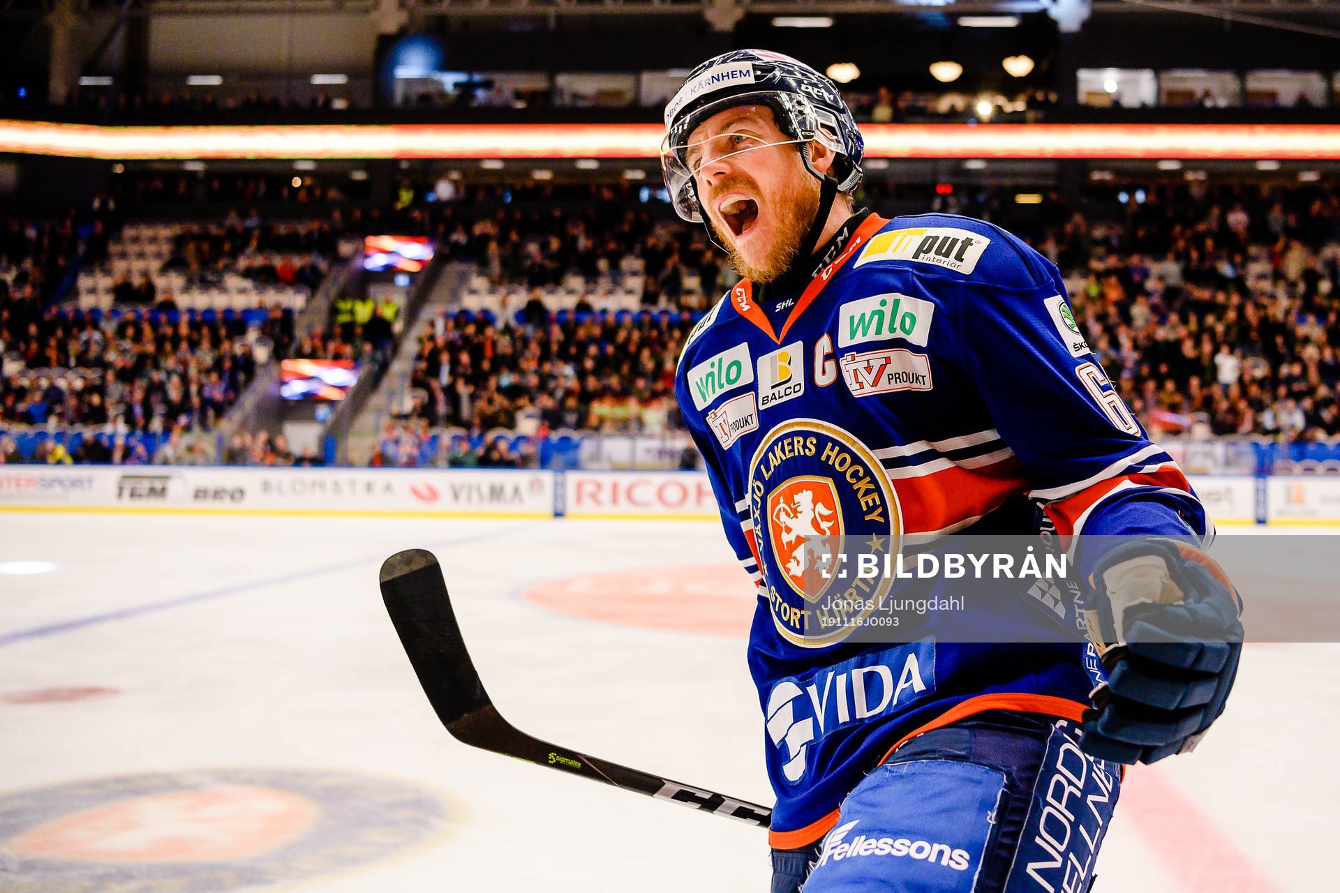 Växjös Erik Josefsson jublar