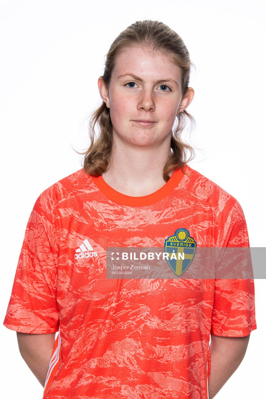 Lia Wiking i F15-landslaget