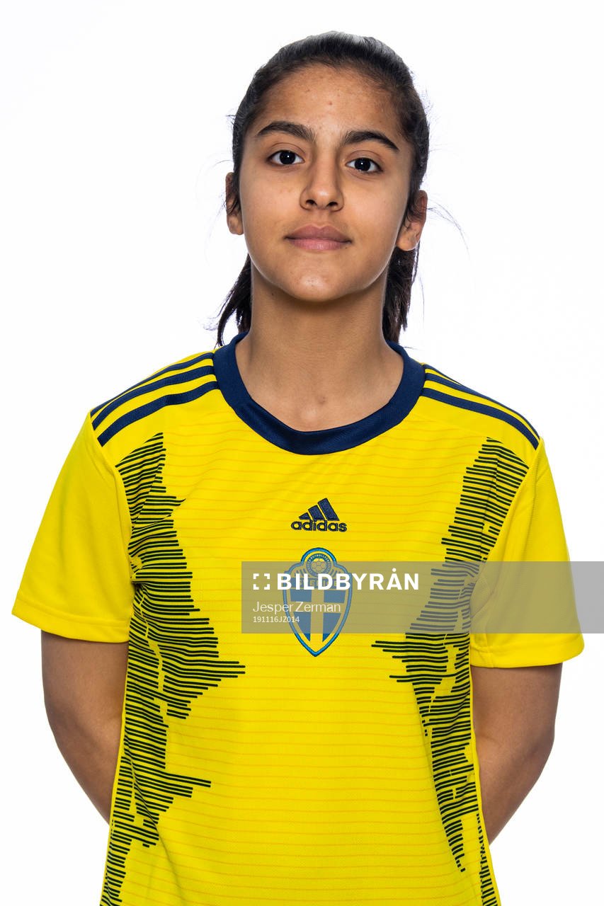 Lyan Al-Rikabi i F15-landslaget