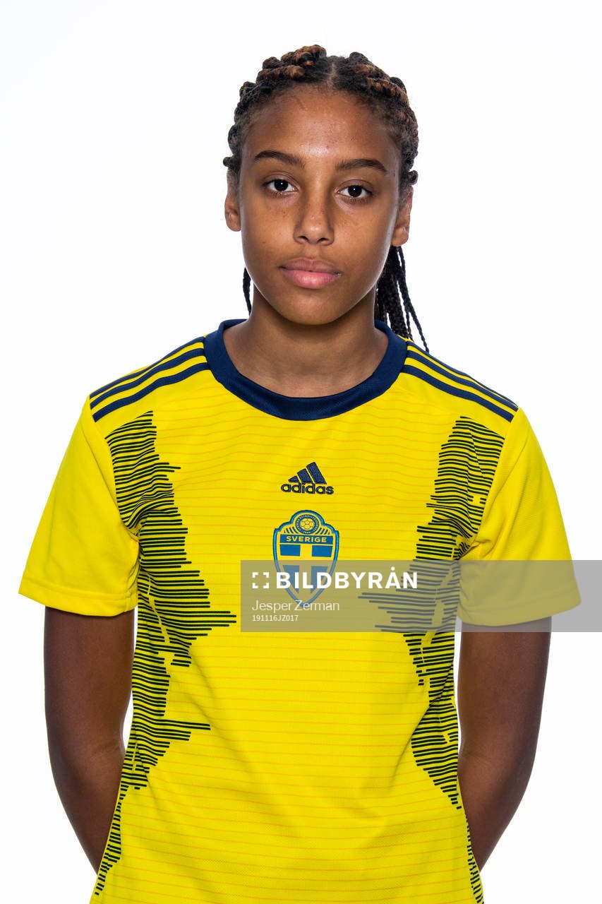 Ronya Halleen i F15-landslaget