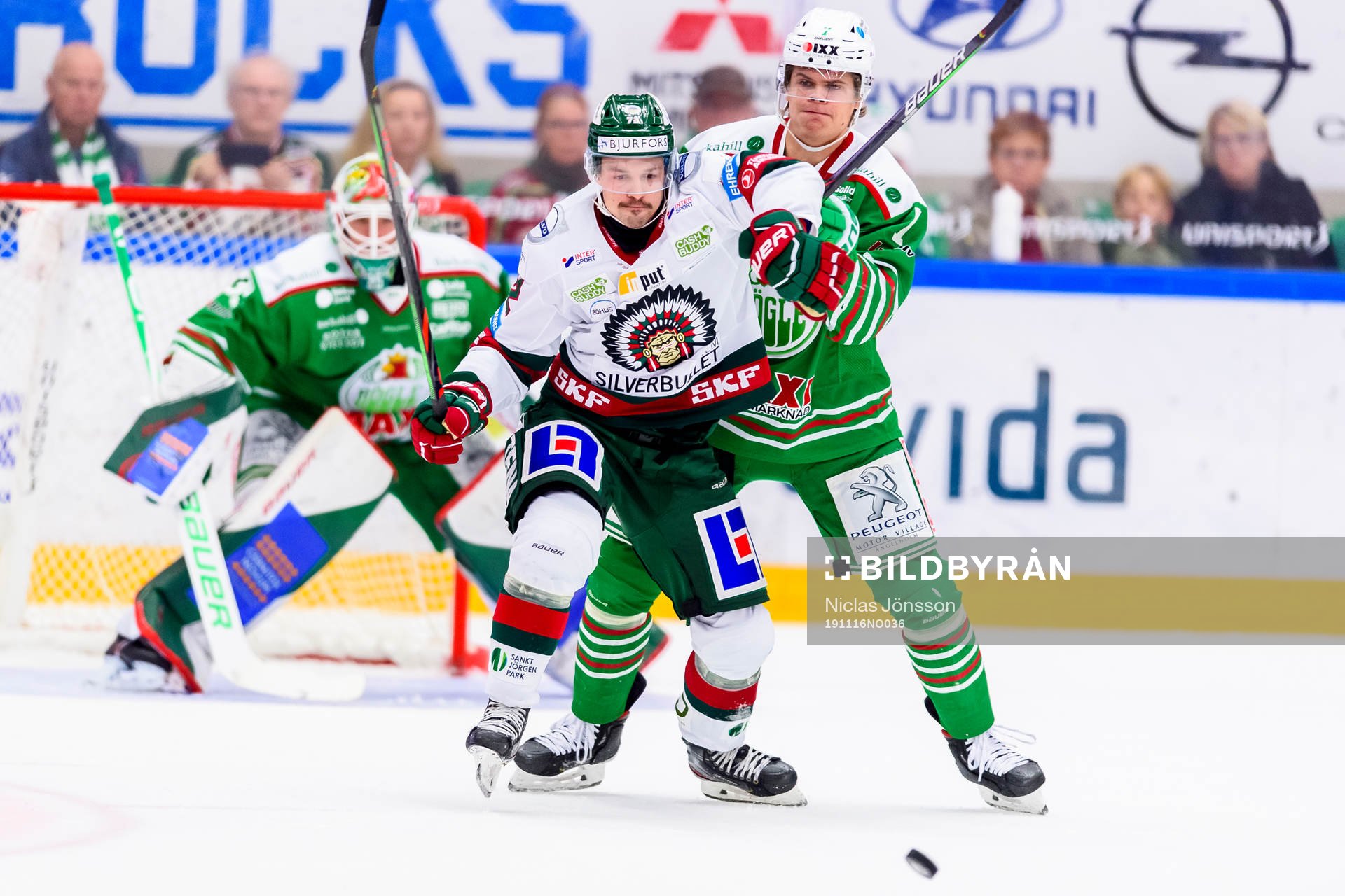 Frölundas Patrik Carlsson  och Rögles Erlend Lesund