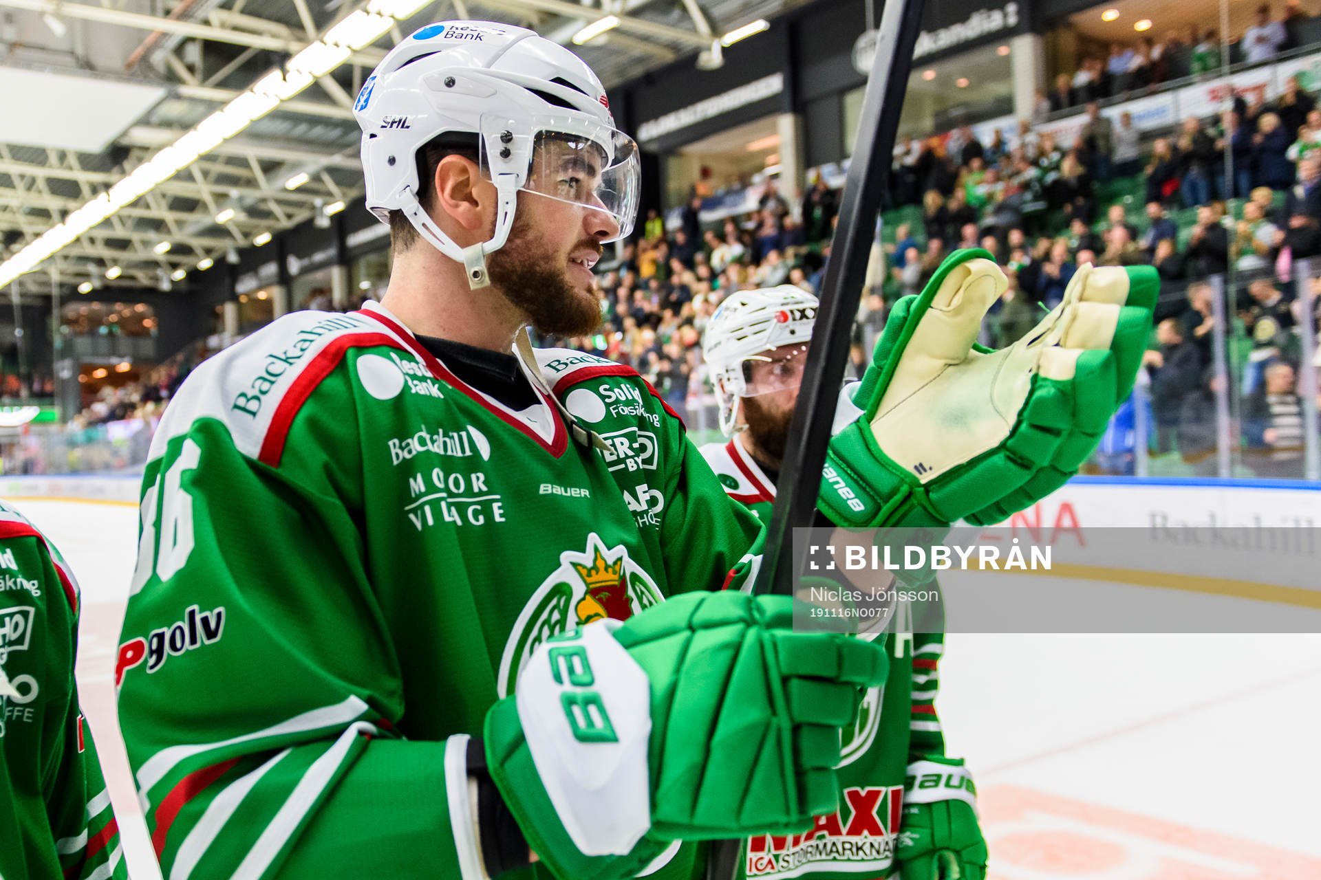 Rögles Eric Gelinas  jublar