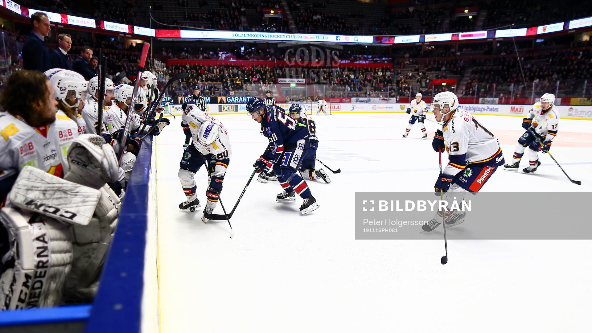 Spel framför Djurgårdens båd