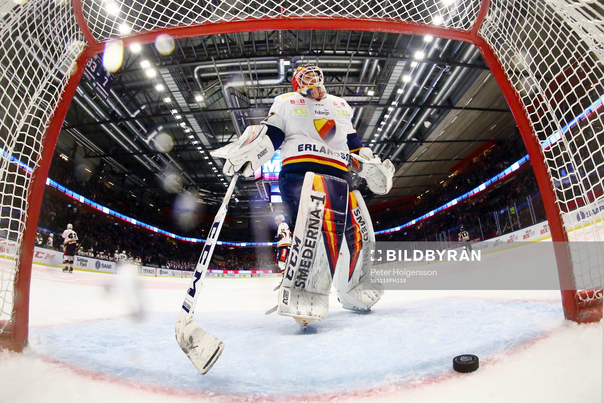 Djurgårdens målvakt Niklas Svedberg deppar