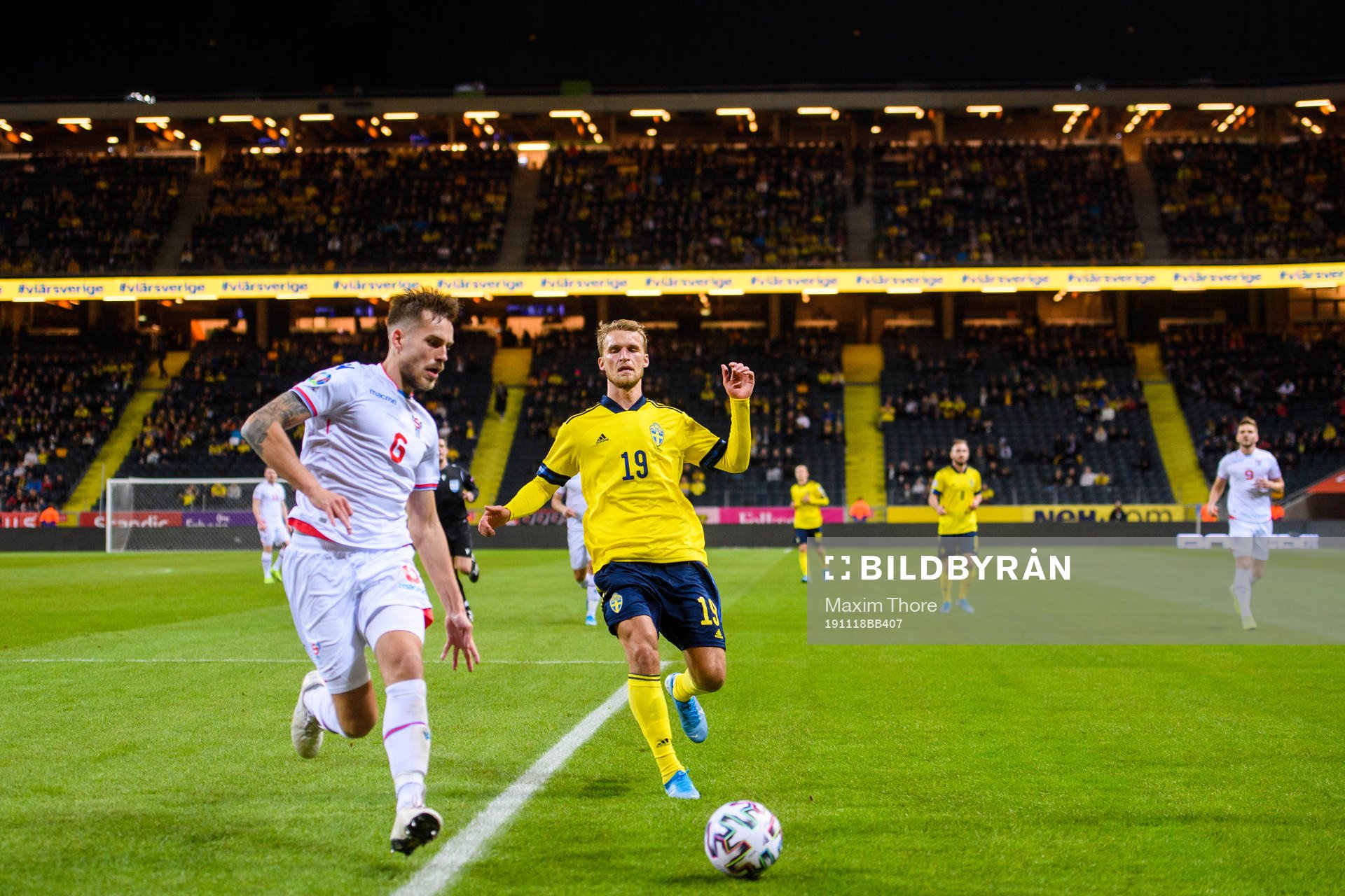 Heini Vatnsdal of Faroe Islands and Sebastian Andersson of