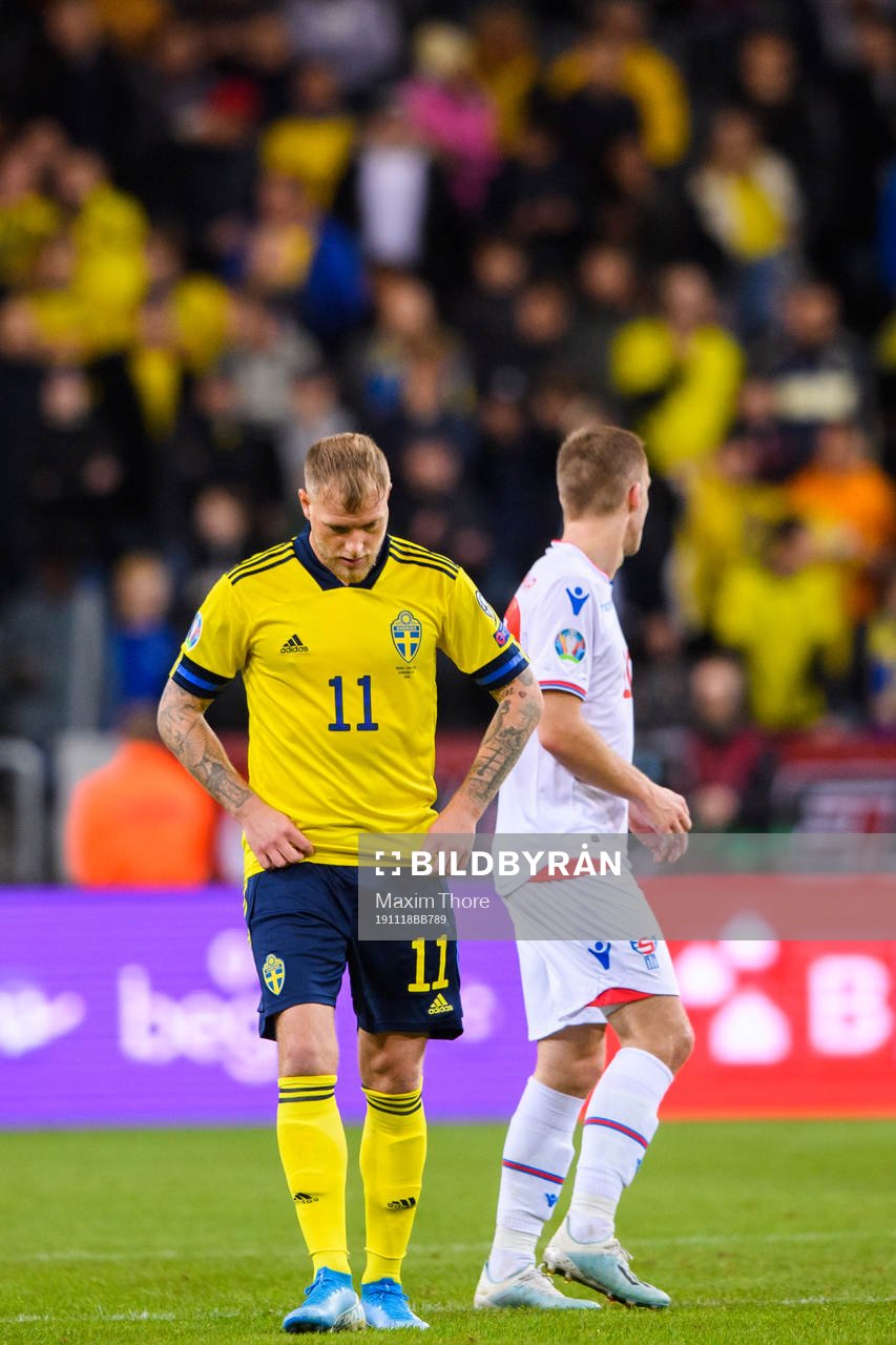 John Guidetti of Sweden looks dejected