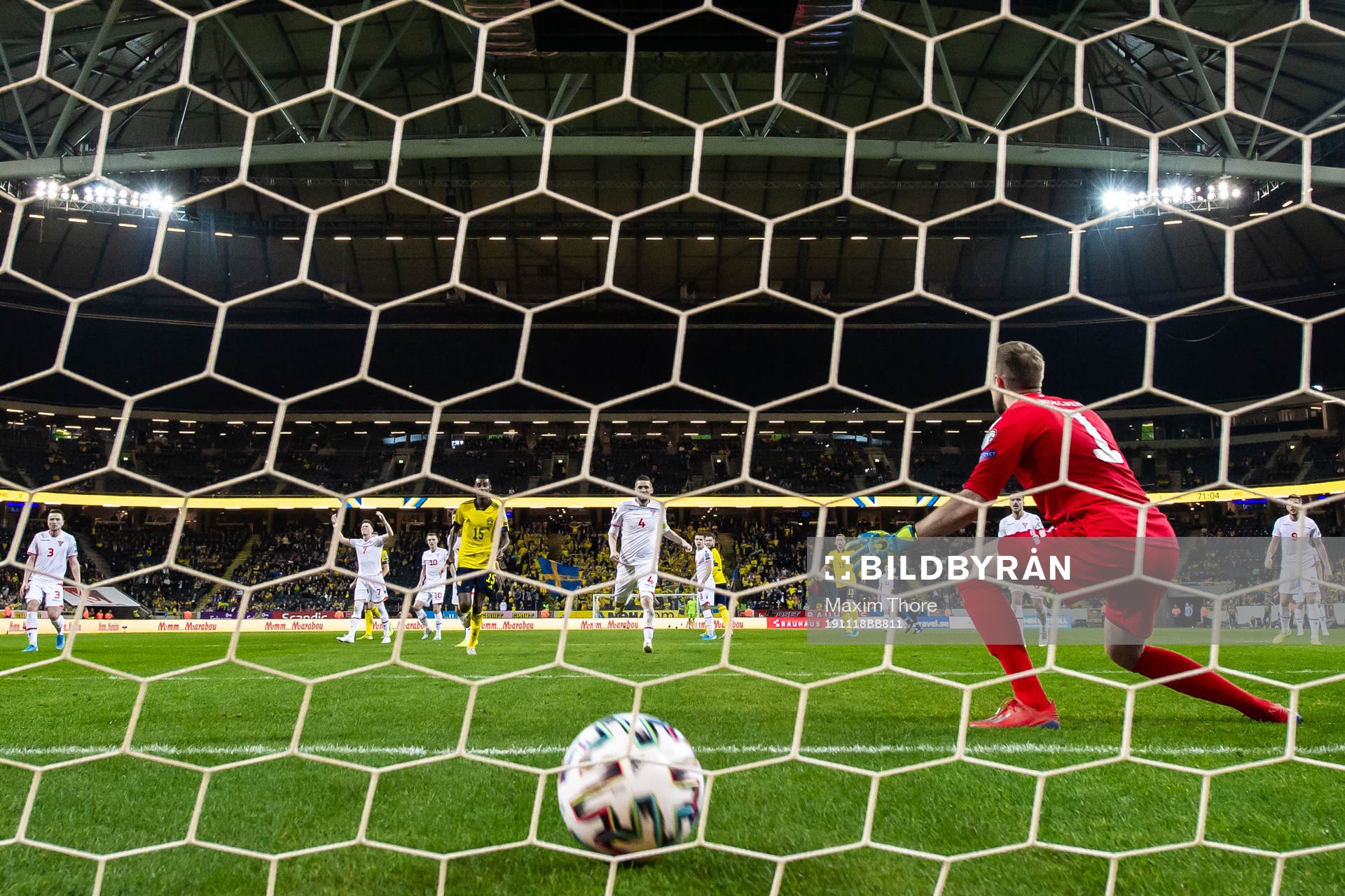 Mattias Svanberg of Sweden scores 2-0