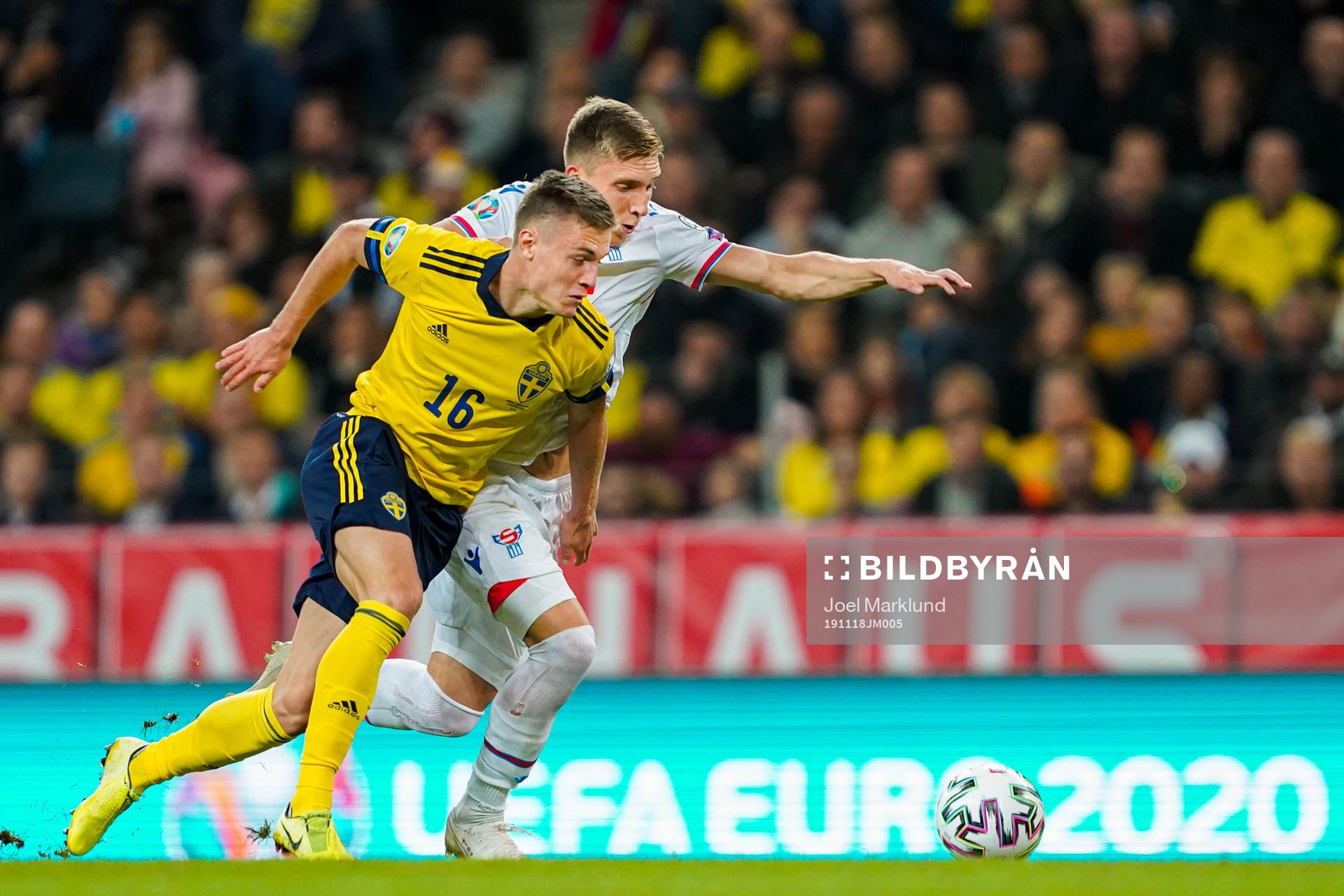 Mattias Svanberg of Sweden and Joan Edmundsson of Faroe