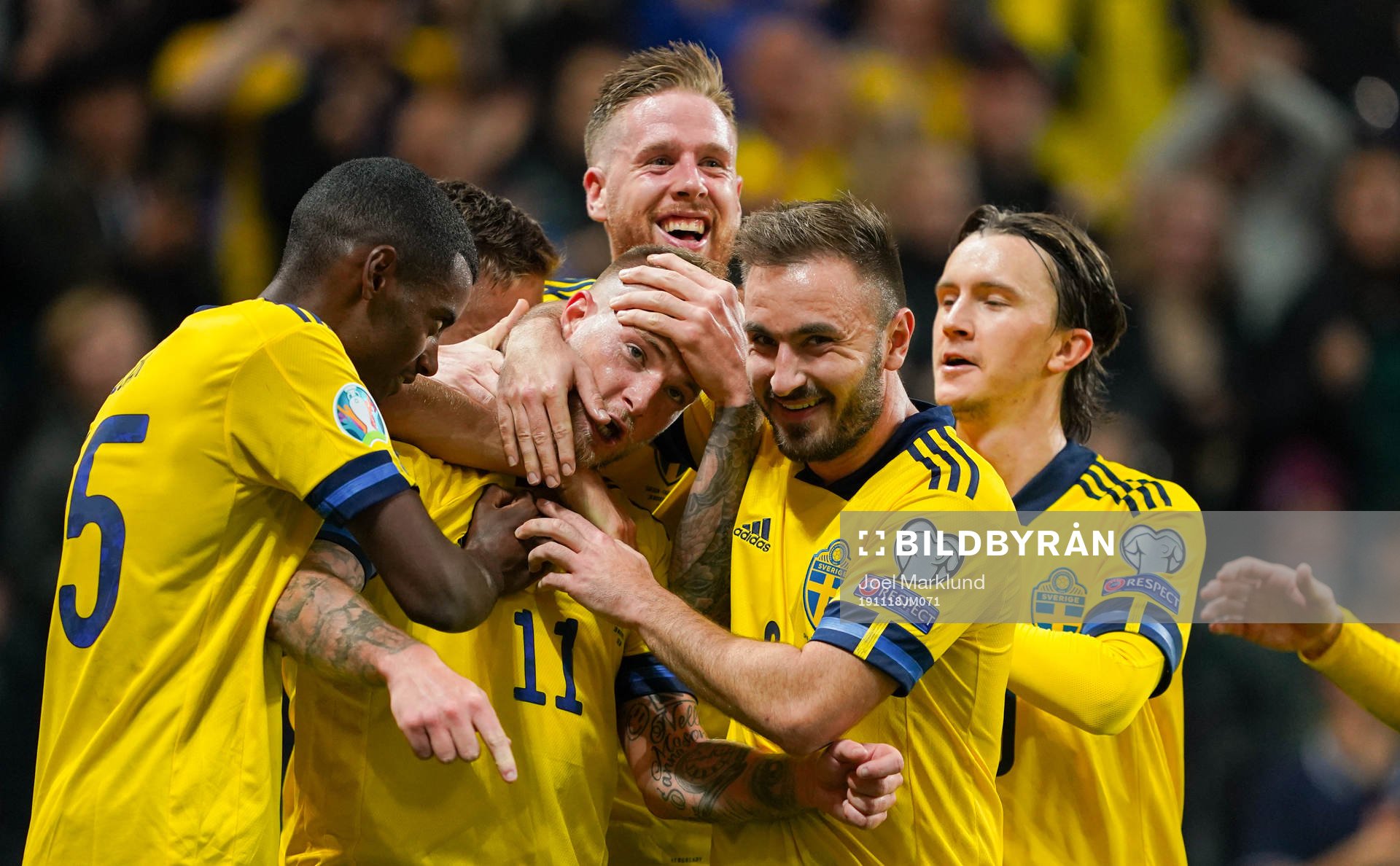 John Guidetti of Sweden celebrate with teammates