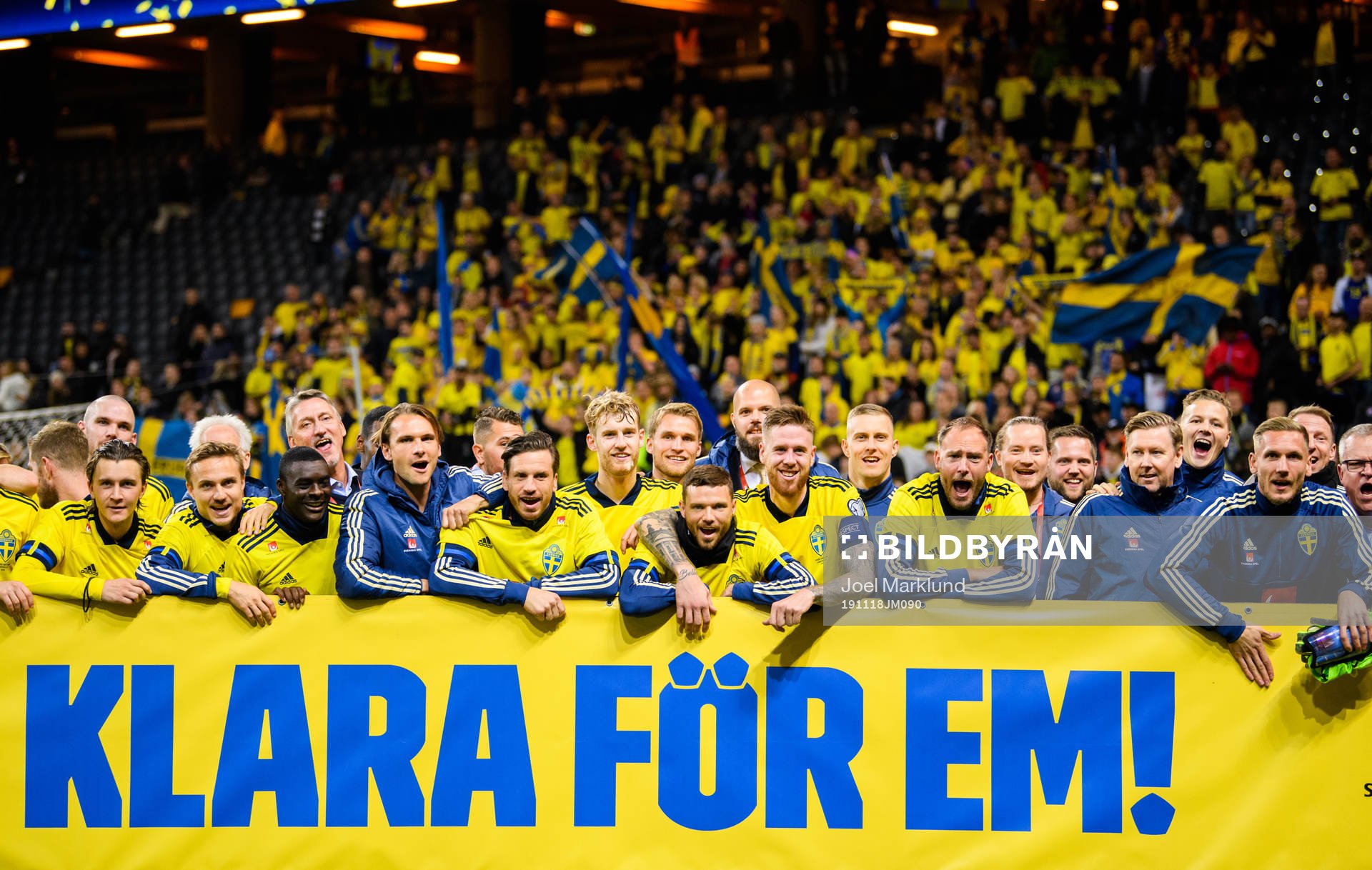 Players of Sweden celebrate