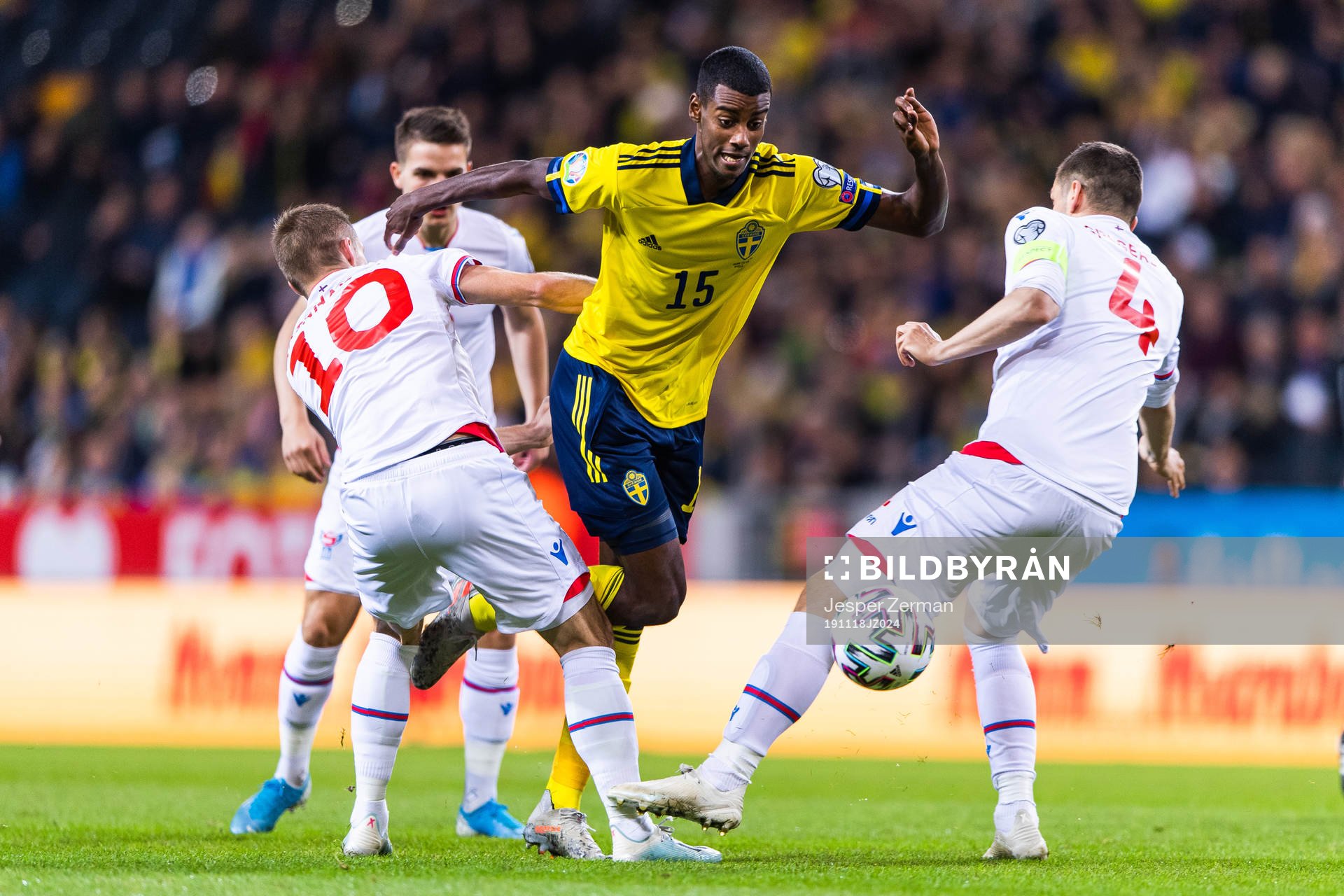Solvi Vatnhamar and Atli Gregersen of Faroe Islands compete
