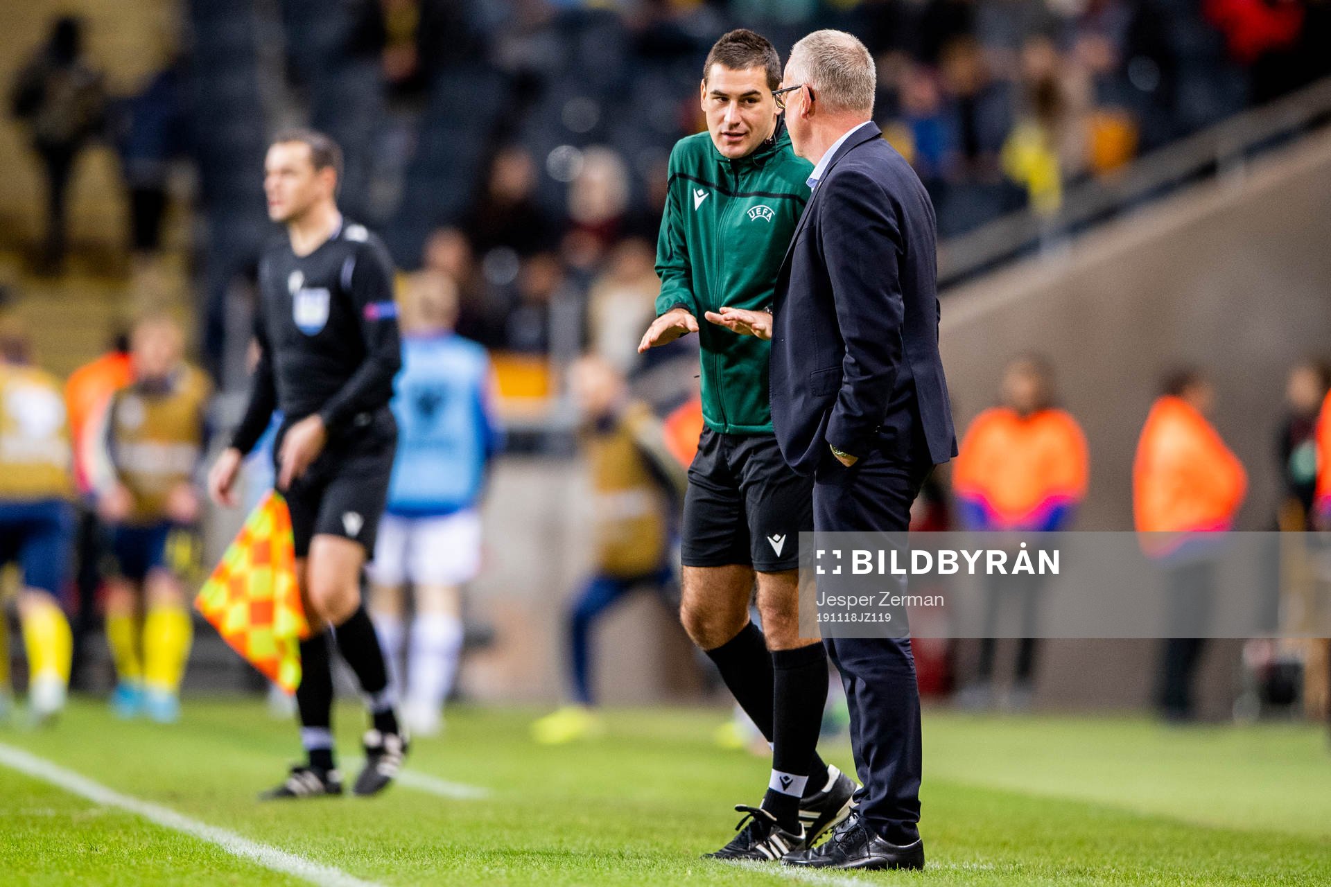 fourth official Rade Obrenovic and Janne Andersson, head