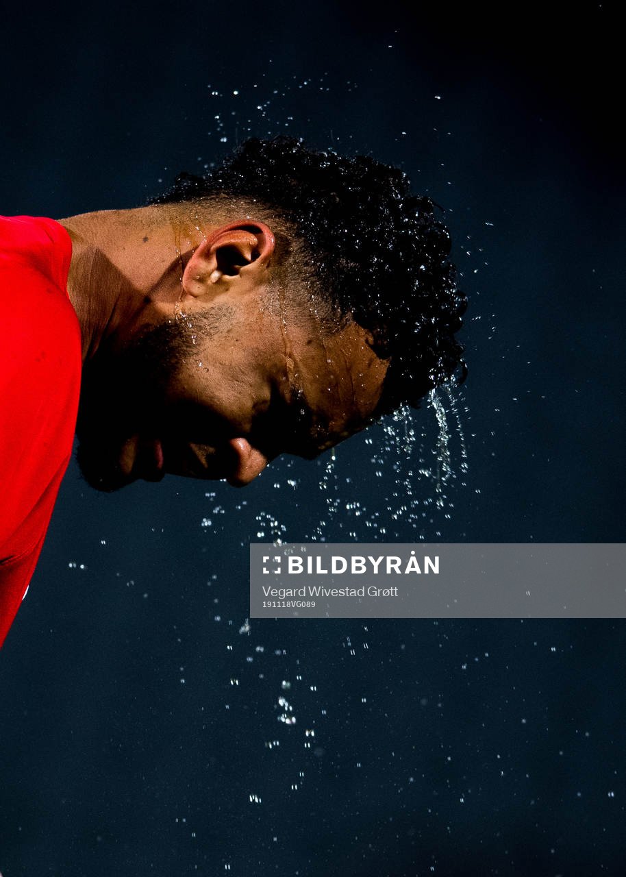 Joshua King of Norway warms up