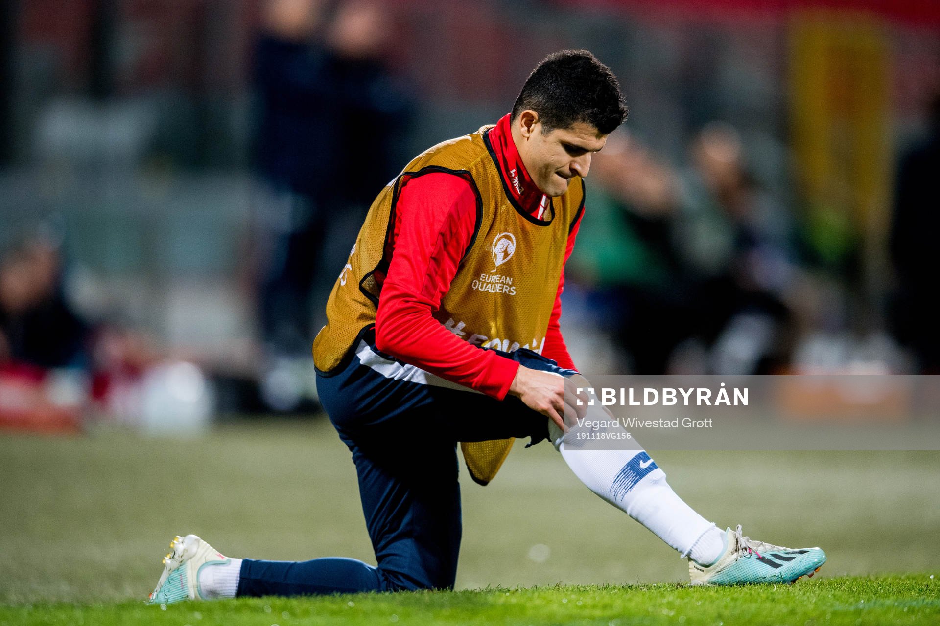 Tarik Elyounoussi of Norway warms up