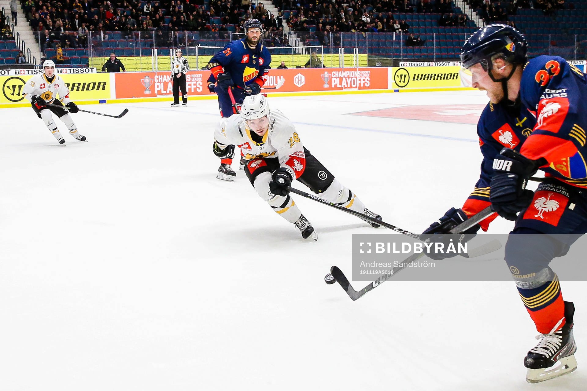 Jesper Frödén of Skellefteå and Linus Hultström of