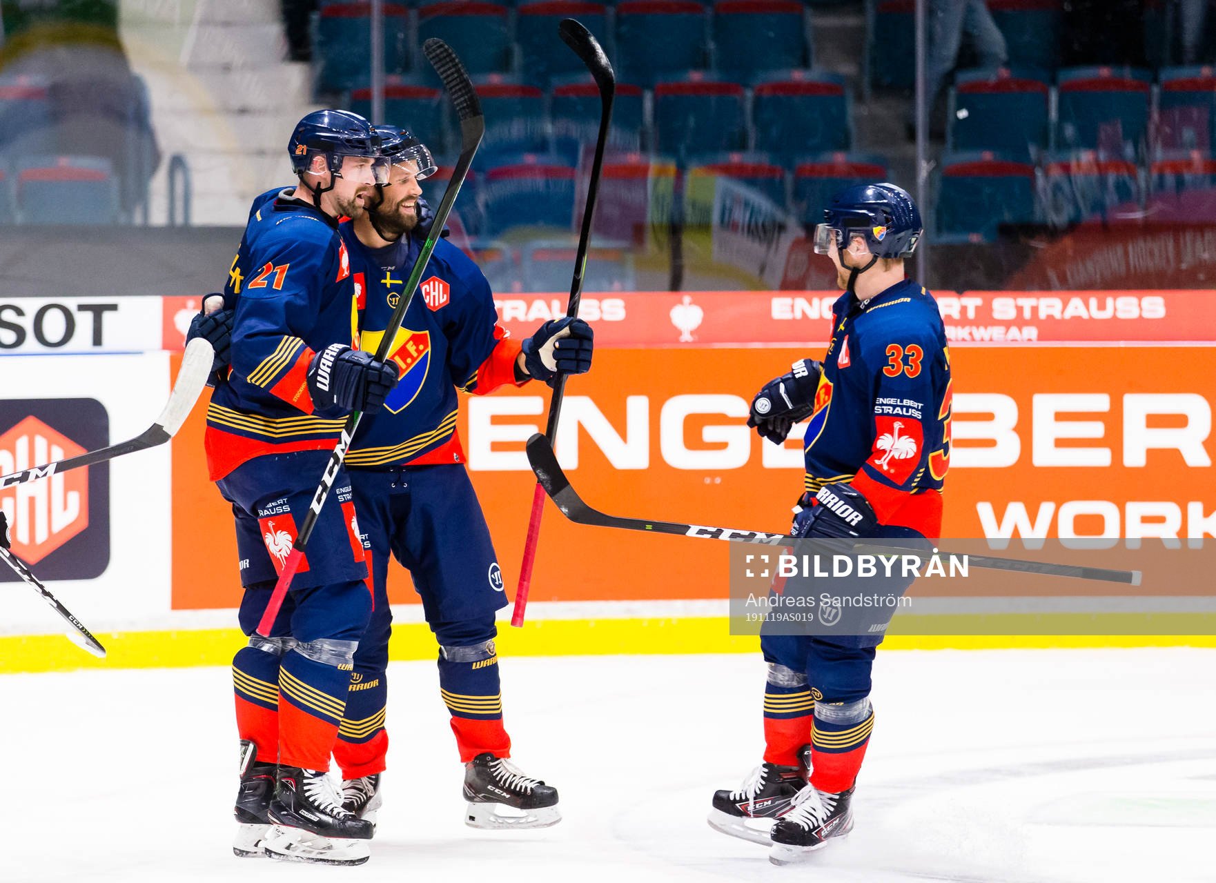 Dick Axelsson (c) scores 1-0 and celebrates with Patrik