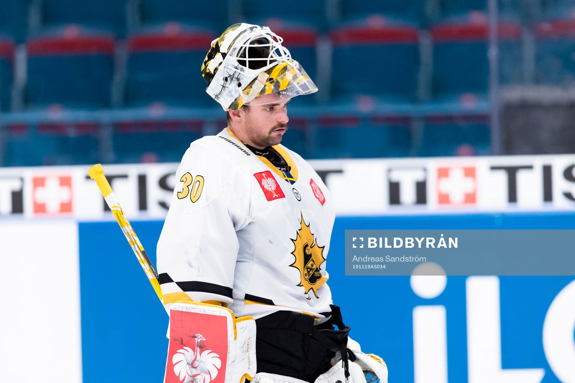 goalkeeper Gustaf Lindvall of Skellefteå looks dejected