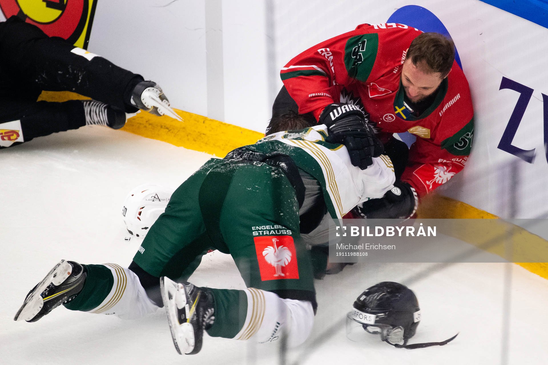 Mats Rosseli Olsen of Frölunda and Sebastian Erixon of
