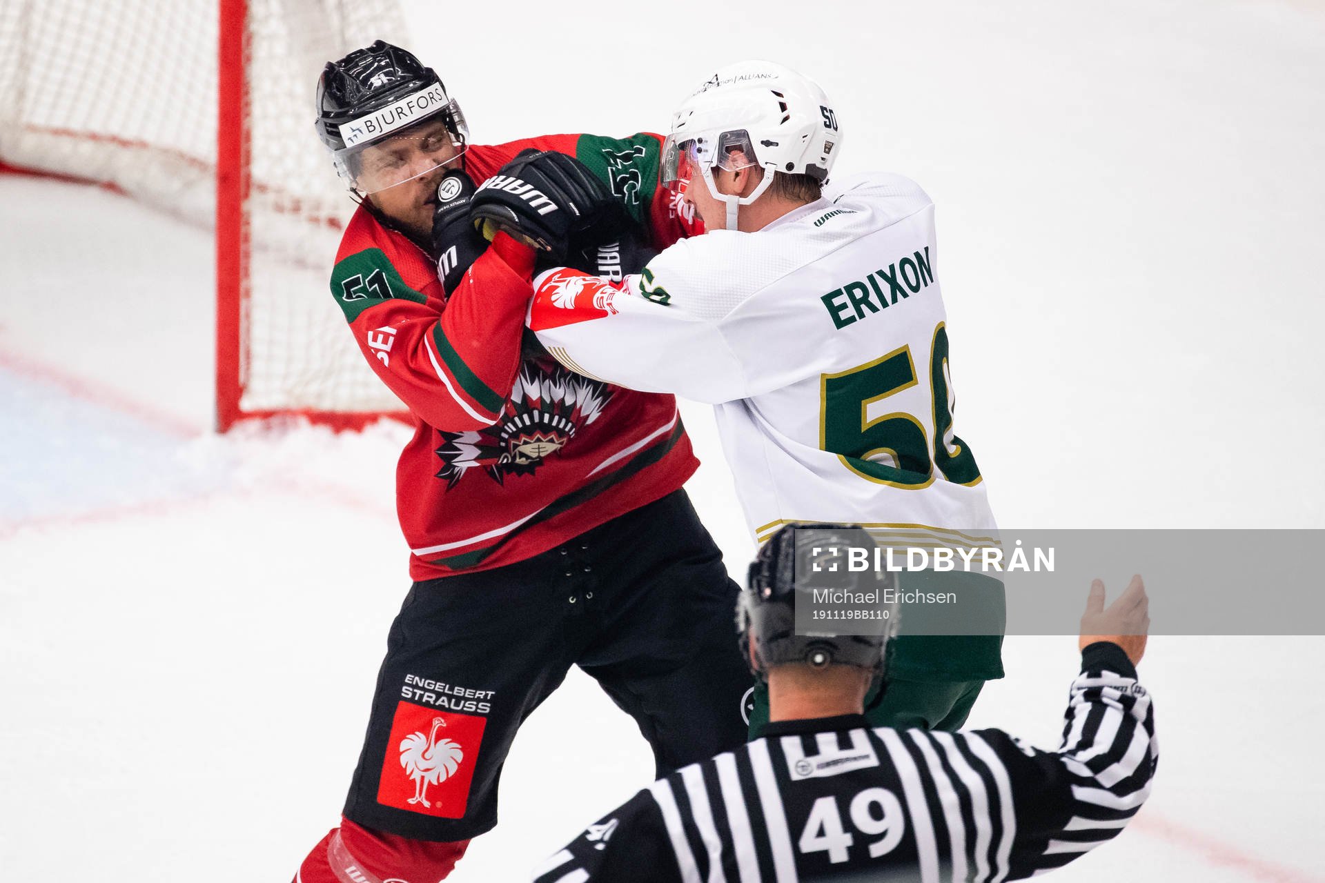 Mats Rosseli Olsen of Frölunda and Sebastian Erixon of