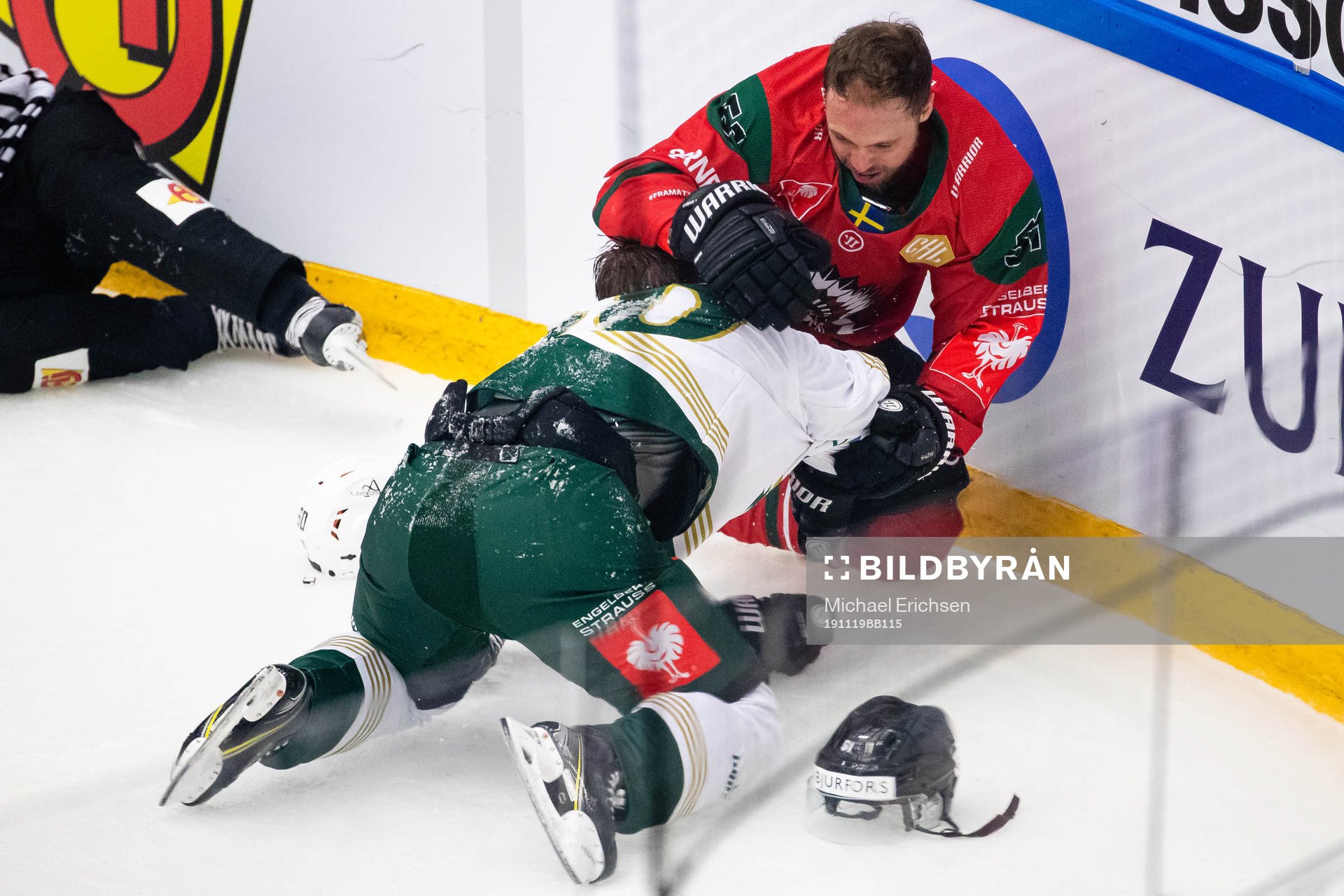 Mats Rosseli Olsen of Frölunda and Sebastian Erixon of
