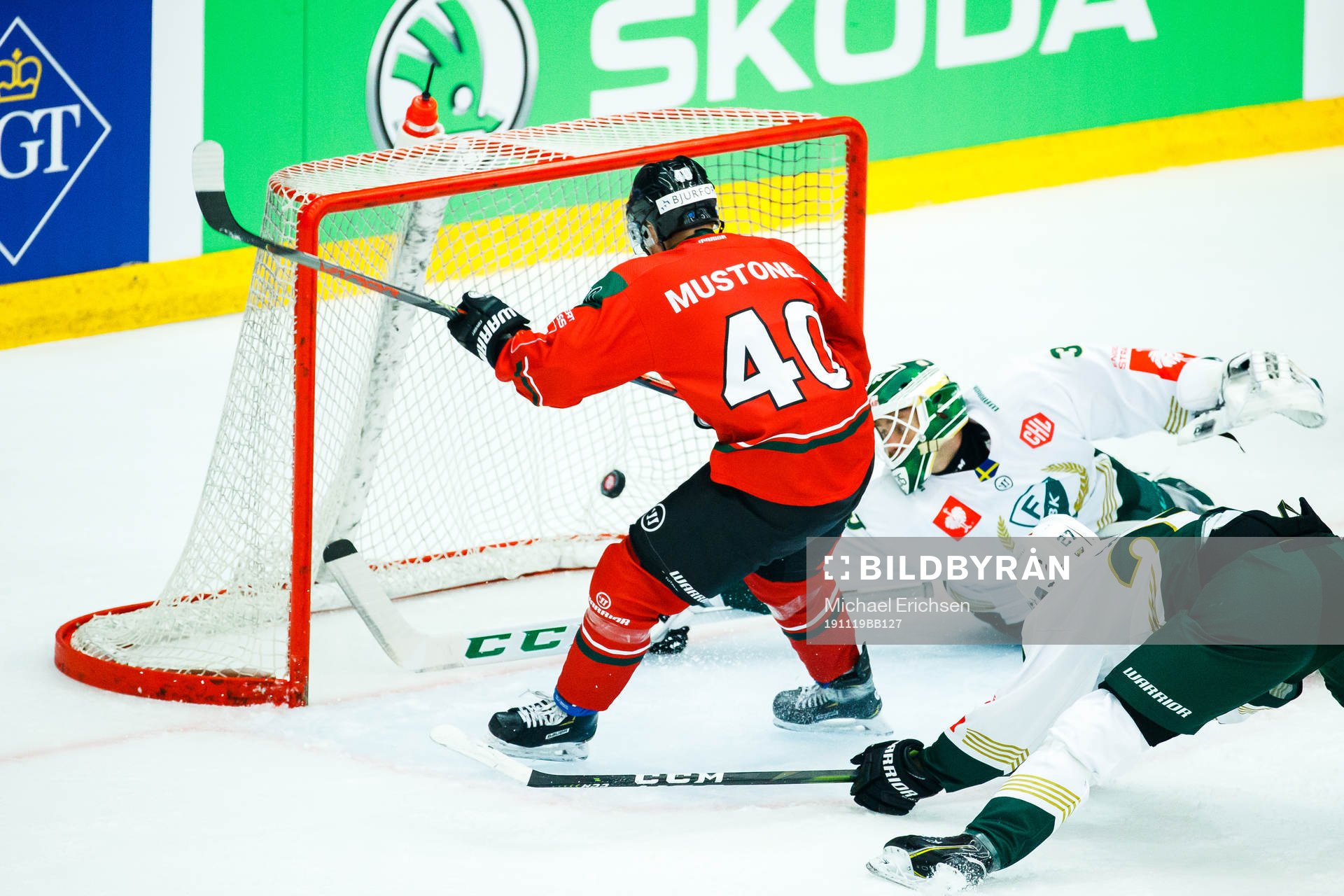 Joel Mustonen of Frölunda scores the 4-1 goal behind