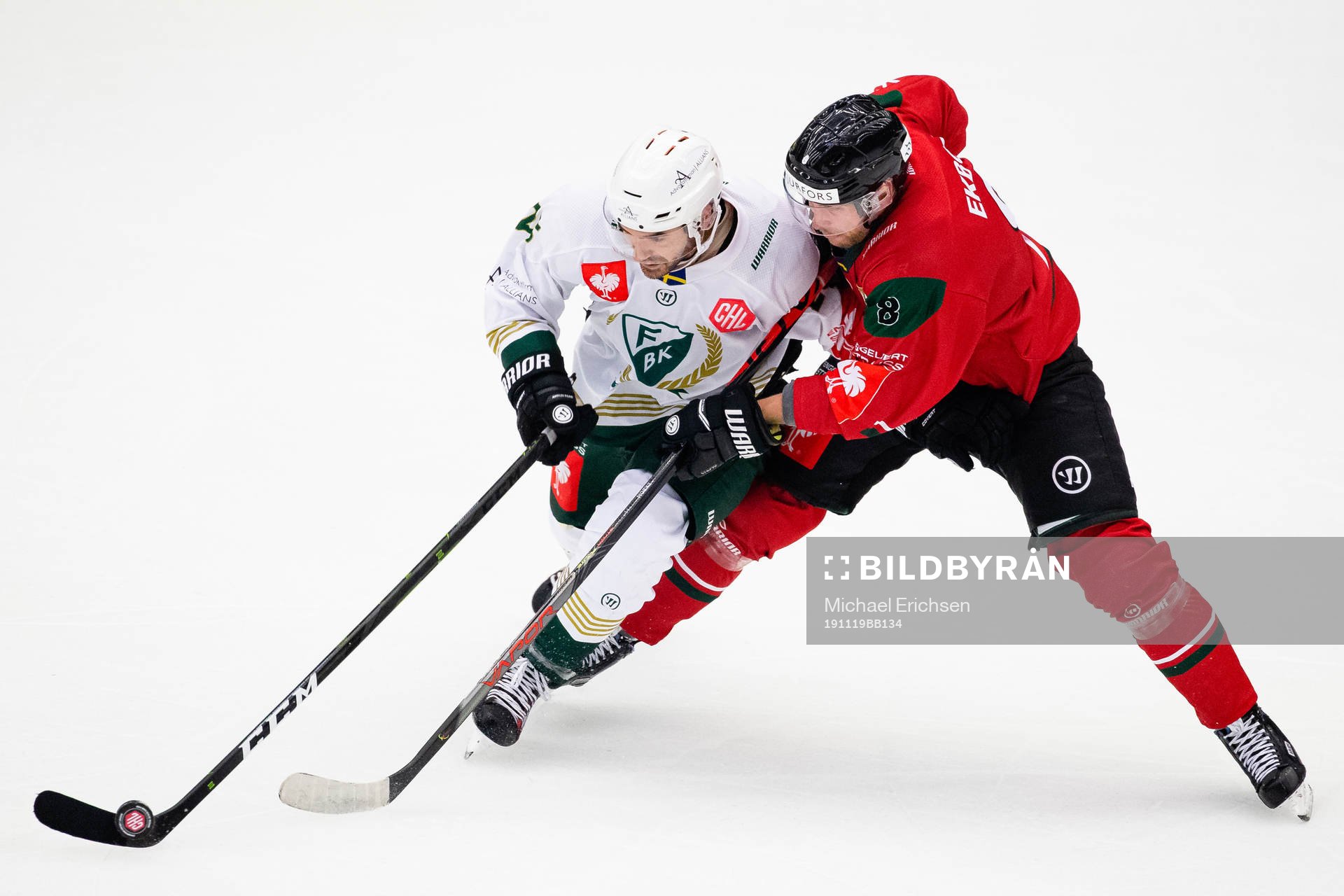 Martin Johansson of Färjestad and Viktor Ekbom of Frölunda