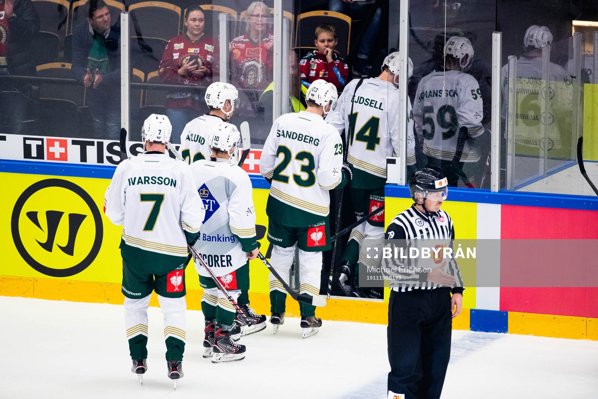 Players of Färjestad leaves the ice