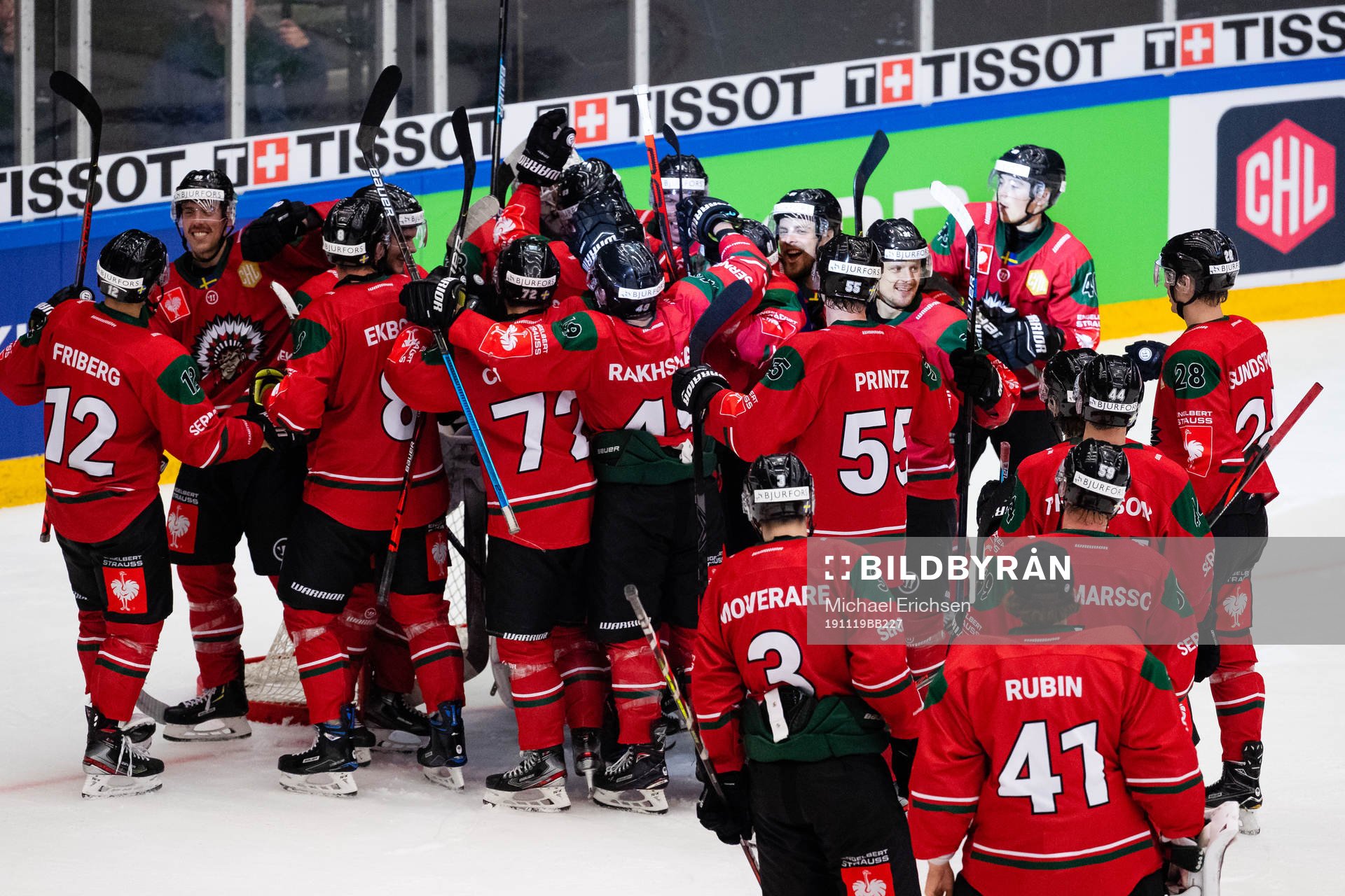 Players of Frölunda celebrates