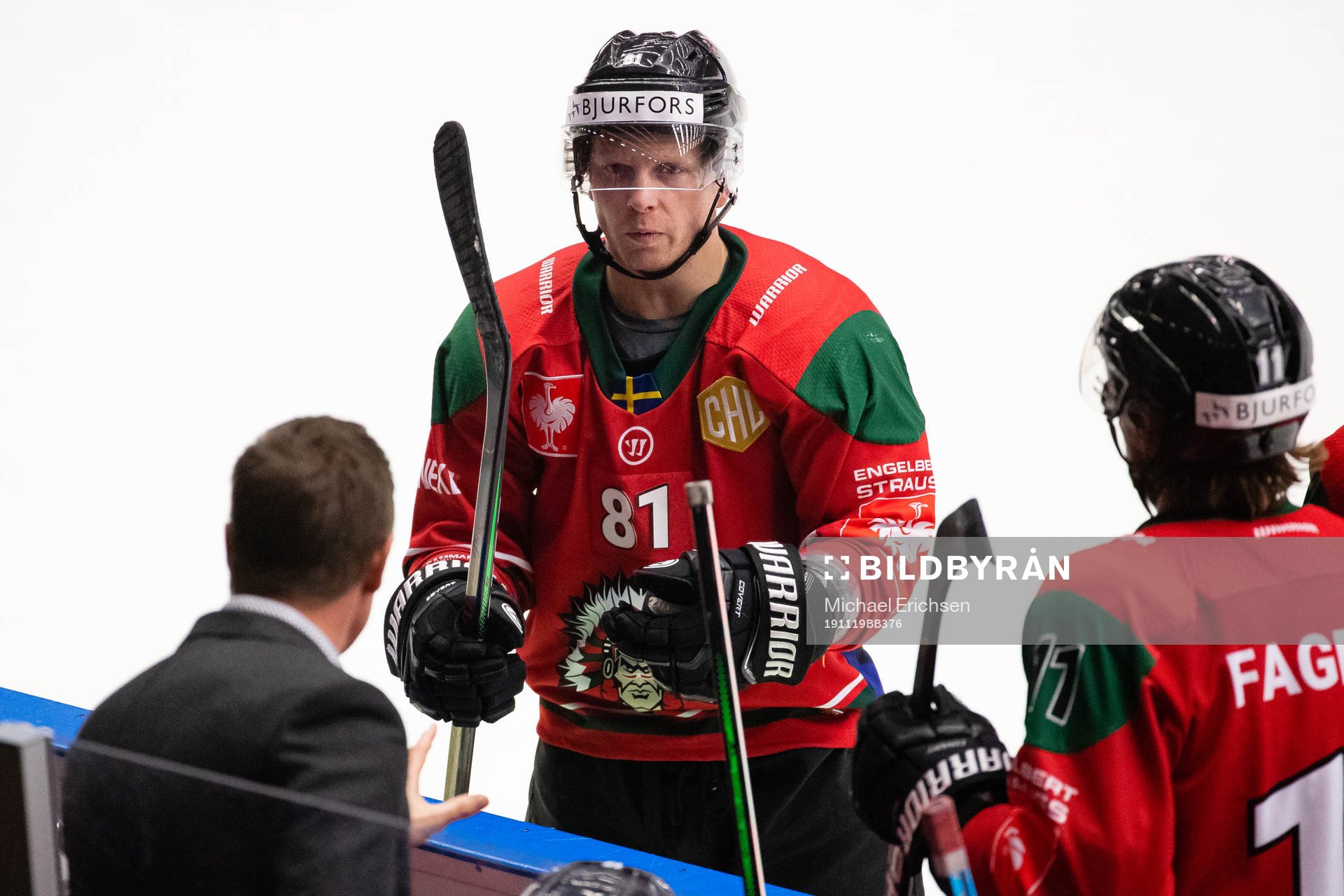 Head coach Roger Rönnberg of Frölunda and Ryan Lasch