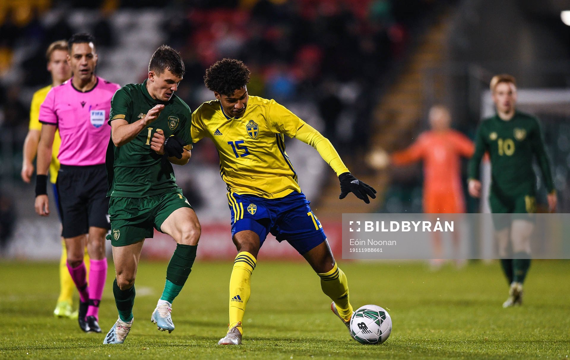 Fotboll U21 EM-kval, Irland - Sverige: 19 November 2019; Jens-Lys Michel Cajuste of Sweden in action against Jason Knight of Republic of Ireland during the UEFA European U21 Championship Qualifier match between Republic of Ireland and Sweden at Tallaght Stadium in Tallaght, Dublin.